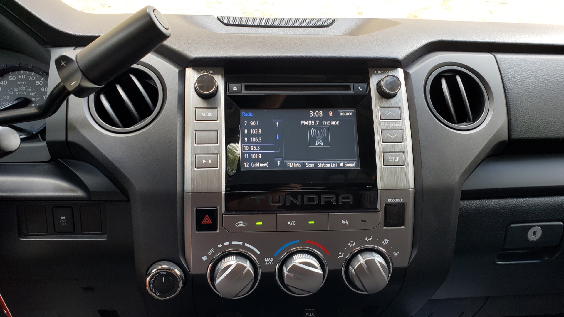 Used 2017 Toyota TUNDRA 4WD SR DOUBLECAB / 4WD / 6.5' BED / V8 / AUTO / REARVIEW for sale Sold at Formula Imports in Charlotte NC 28227 41