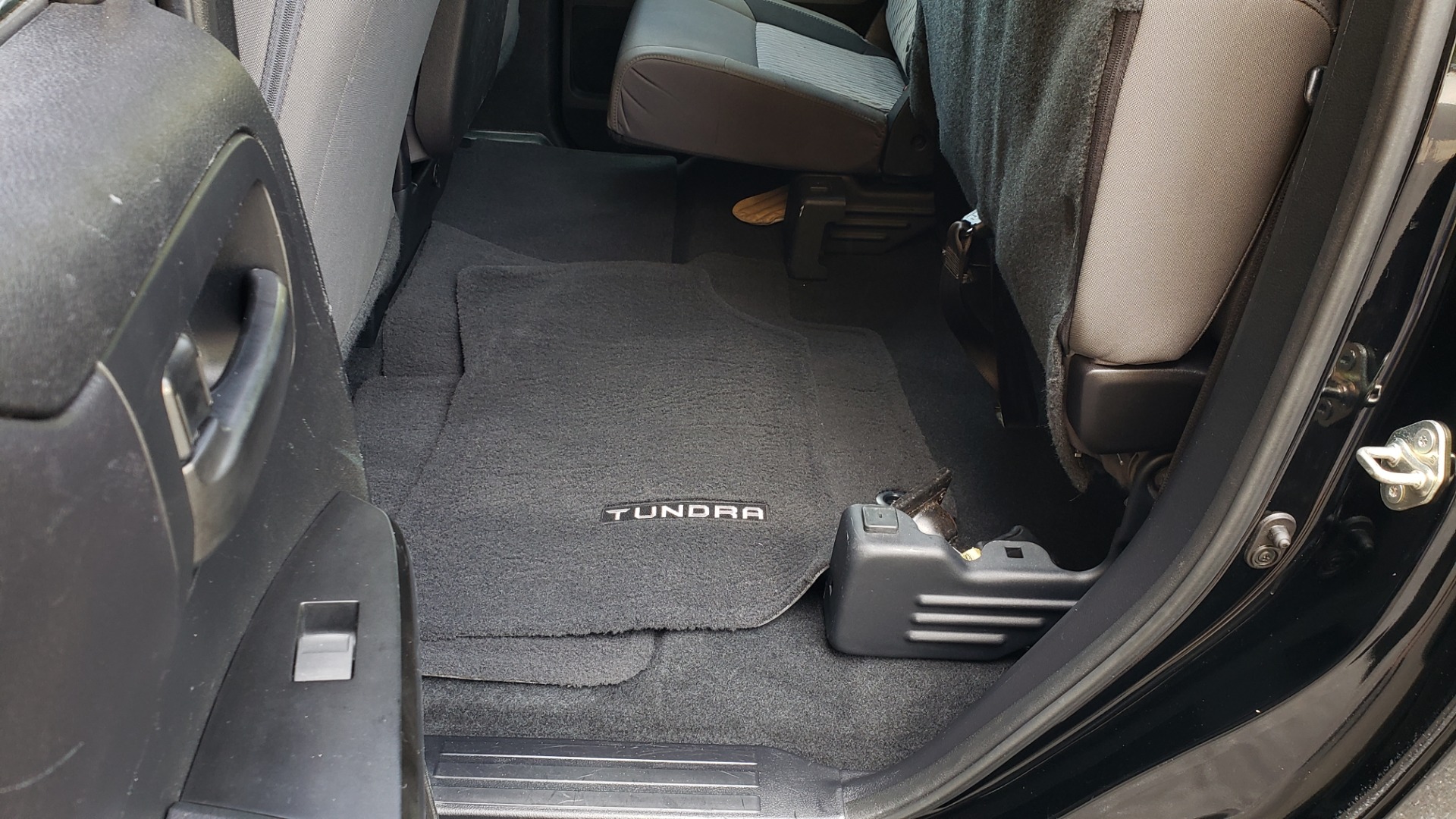 Used 2017 Toyota TUNDRA 4WD SR DOUBLECAB / 4WD / 6.5' BED / V8 / AUTO / REARVIEW for sale Sold at Formula Imports in Charlotte NC 28227 54