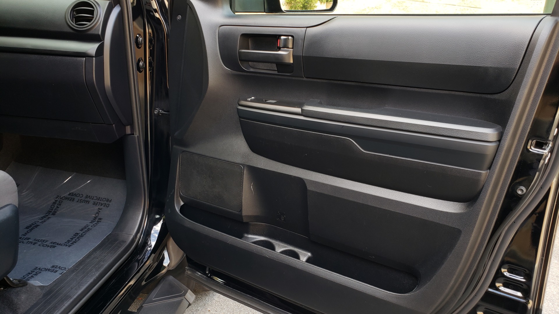 Used 2017 Toyota TUNDRA 4WD SR DOUBLECAB / 4WD / 6.5' BED / V8 / AUTO / REARVIEW for sale Sold at Formula Imports in Charlotte NC 28227 56