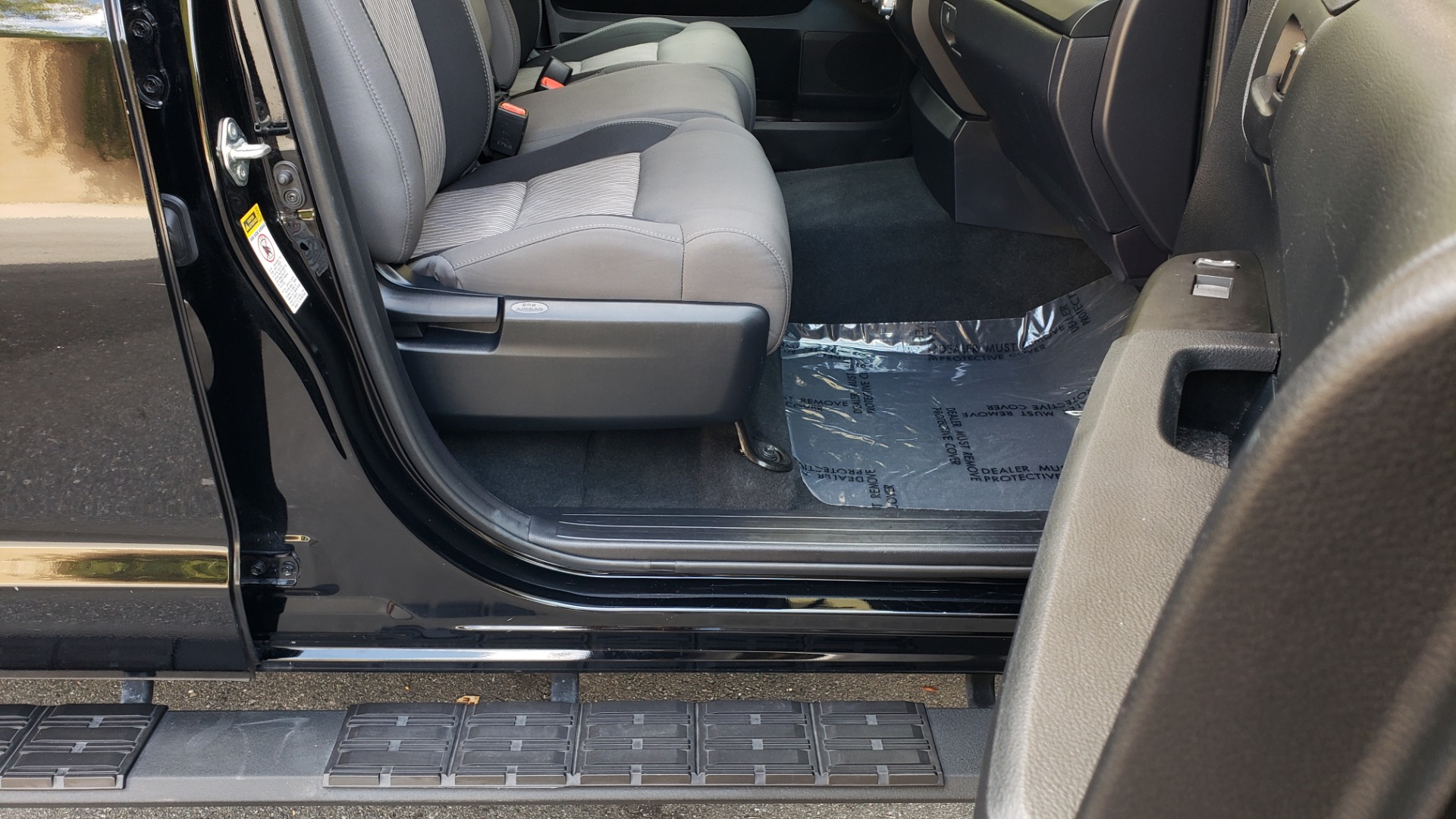 Used 2017 Toyota TUNDRA 4WD SR DOUBLECAB / 4WD / 6.5' BED / V8 / AUTO / REARVIEW for sale Sold at Formula Imports in Charlotte NC 28227 59