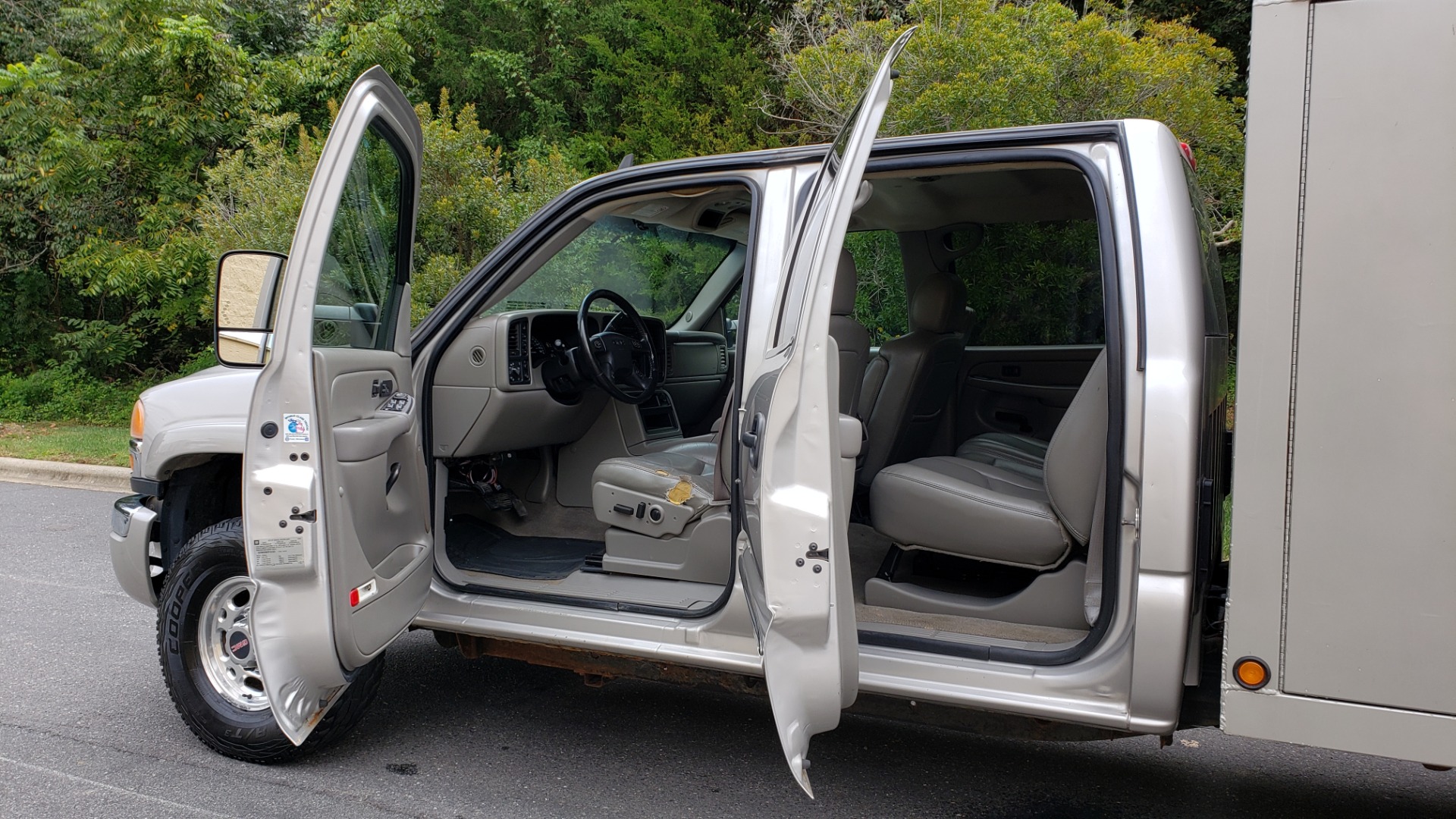 Used 2007 GMC SIERRA 2500HD CLASSIC SLT 4WD / 167WB / 6.6L DURAMAX / DOOMSDAY PREPPER for sale Sold at Formula Imports in Charlotte NC 28227 10