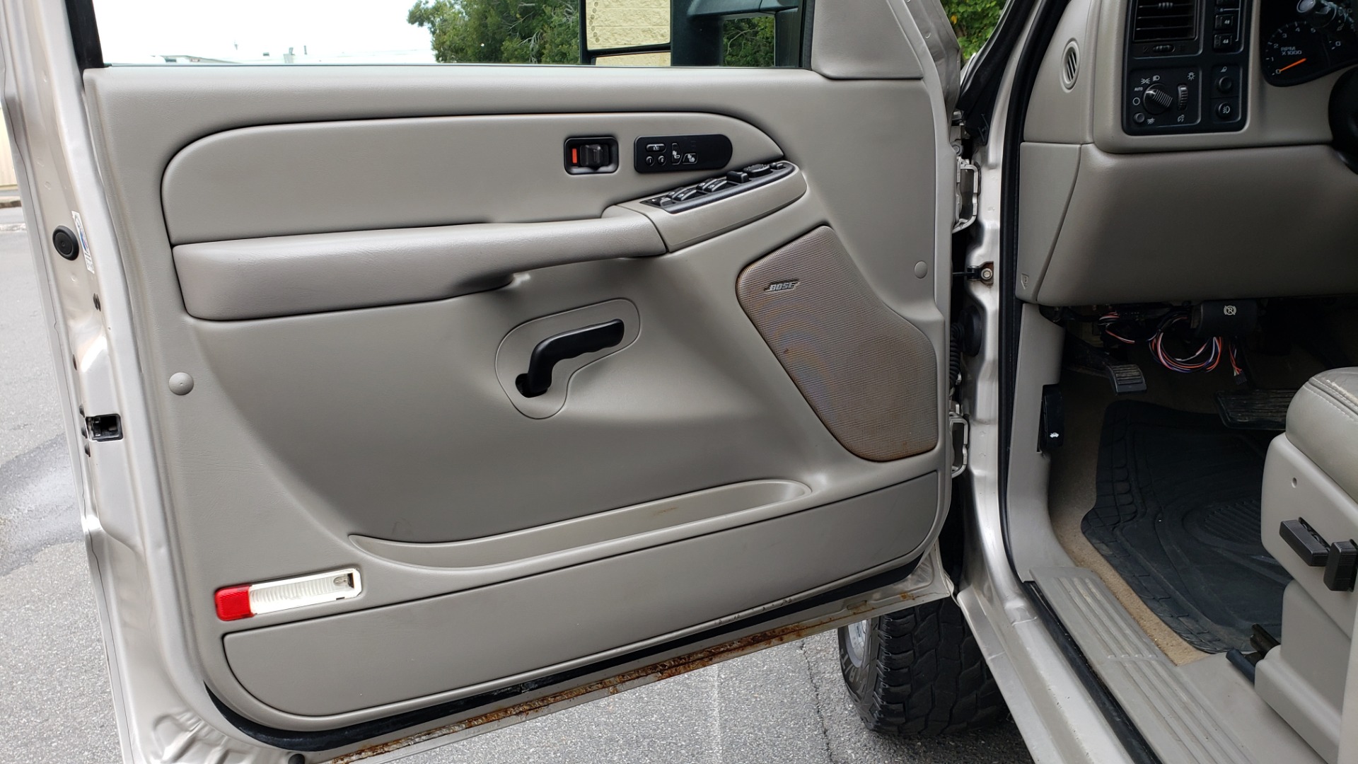 Used 2007 GMC SIERRA 2500HD CLASSIC SLT 4WD / 167WB / 6.6L DURAMAX / DOOMSDAY PREPPER for sale Sold at Formula Imports in Charlotte NC 28227 11