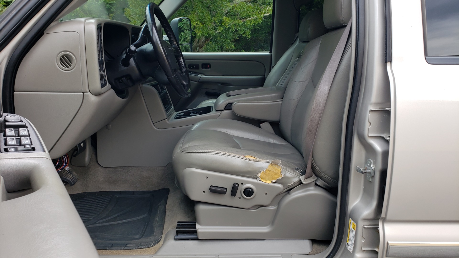 Used 2007 GMC SIERRA 2500HD CLASSIC SLT 4WD / 167WB / 6.6L DURAMAX / DOOMSDAY PREPPER for sale Sold at Formula Imports in Charlotte NC 28227 14