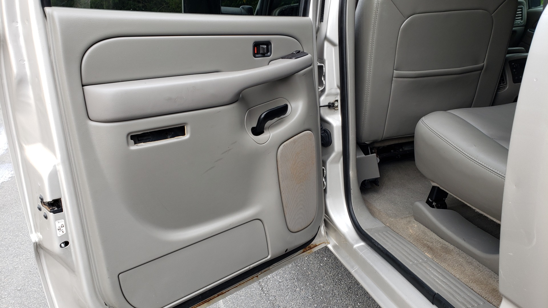 Used 2007 GMC SIERRA 2500HD CLASSIC SLT 4WD / 167WB / 6.6L DURAMAX / DOOMSDAY PREPPER for sale Sold at Formula Imports in Charlotte NC 28227 29