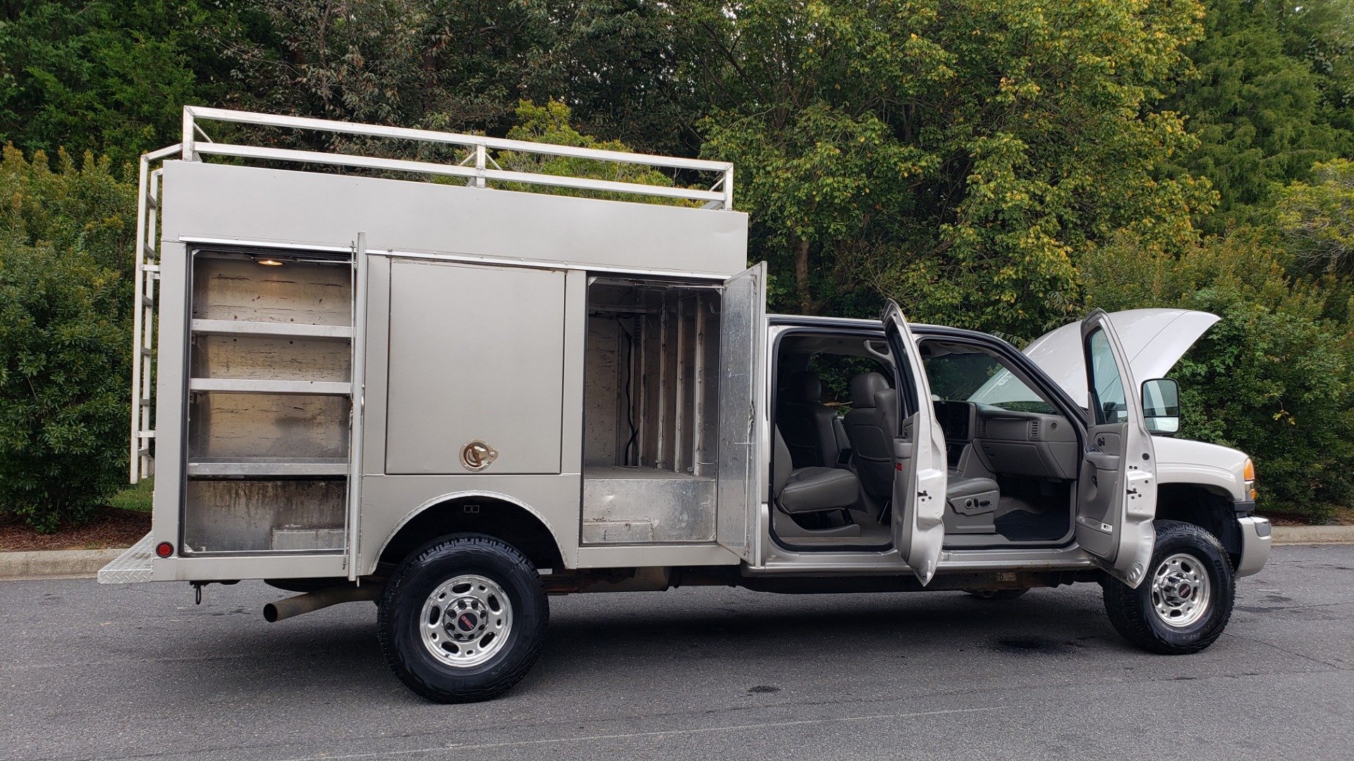 Used 2007 GMC SIERRA 2500HD CLASSIC SLT 4WD / 167WB / 6.6L DURAMAX / DOOMSDAY PREPPER for sale Sold at Formula Imports in Charlotte NC 28227 35