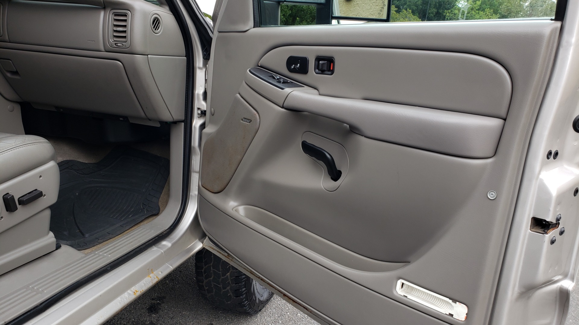 Used 2007 GMC SIERRA 2500HD CLASSIC SLT 4WD / 167WB / 6.6L DURAMAX / DOOMSDAY PREPPER for sale Sold at Formula Imports in Charlotte NC 28227 37