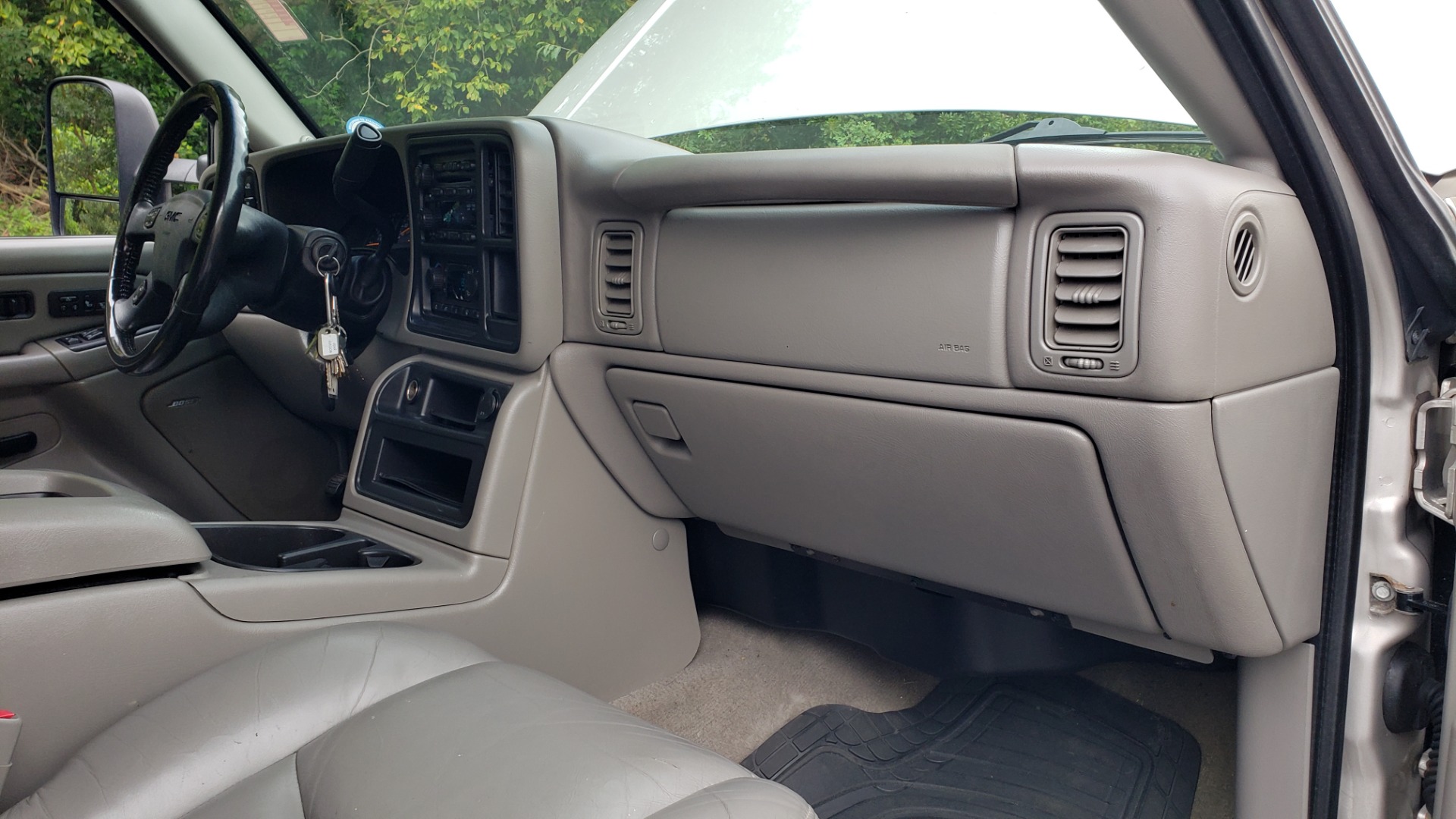 Used 2007 GMC SIERRA 2500HD CLASSIC SLT 4WD / 167WB / 6.6L DURAMAX / DOOMSDAY PREPPER for sale Sold at Formula Imports in Charlotte NC 28227 41