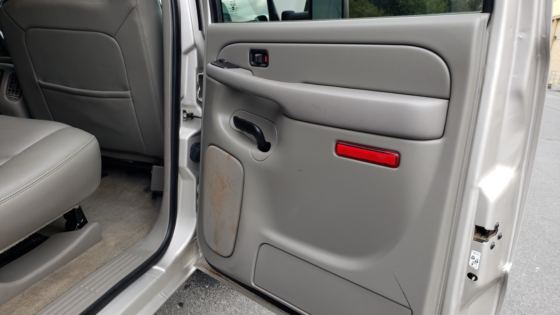 Used 2007 GMC SIERRA 2500HD CLASSIC SLT 4WD / 167WB / 6.6L DURAMAX / DOOMSDAY PREPPER for sale Sold at Formula Imports in Charlotte NC 28227 43