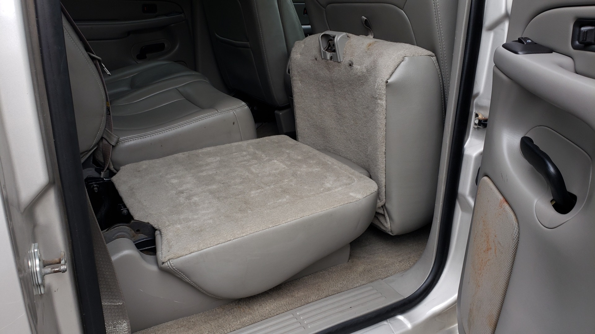 Used 2007 GMC SIERRA 2500HD CLASSIC SLT 4WD / 167WB / 6.6L DURAMAX / DOOMSDAY PREPPER for sale Sold at Formula Imports in Charlotte NC 28227 47