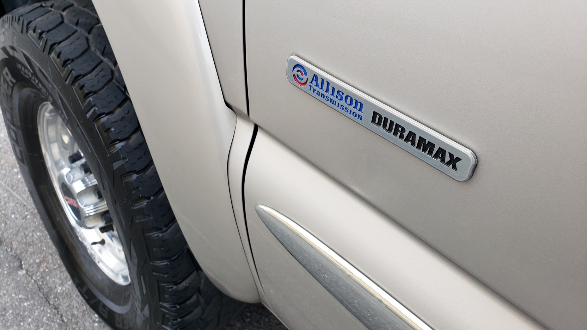 Used 2007 GMC SIERRA 2500HD CLASSIC SLT 4WD / 167WB / 6.6L DURAMAX / DOOMSDAY PREPPER for sale Sold at Formula Imports in Charlotte NC 28227 8