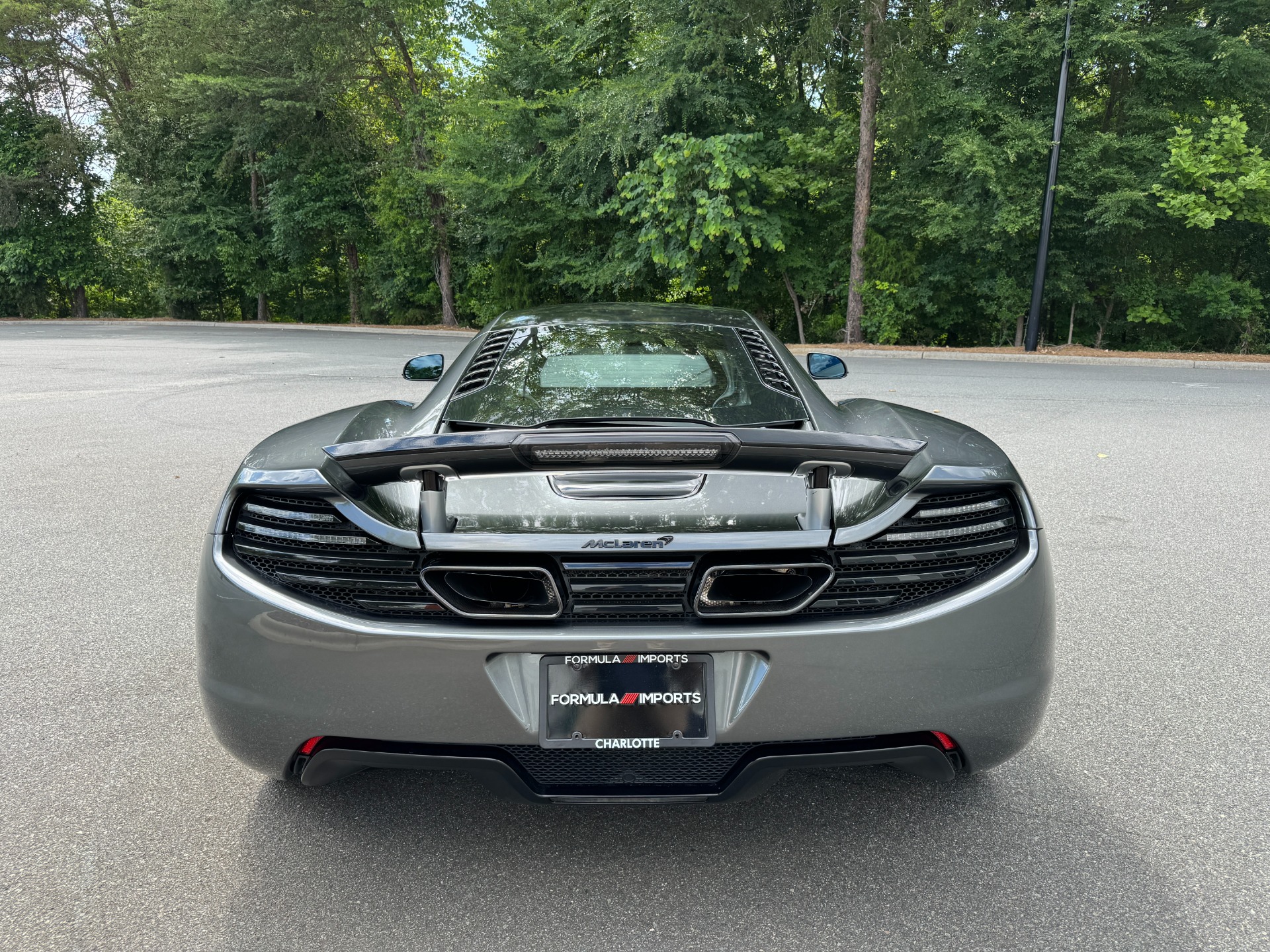 Used 2012 McLaren MP4-12C COUPE / 3.8 L V8 592HP / AUTO / NAV / CCB / LOW MILES for sale Sold at Formula Imports in Charlotte NC 28227 10