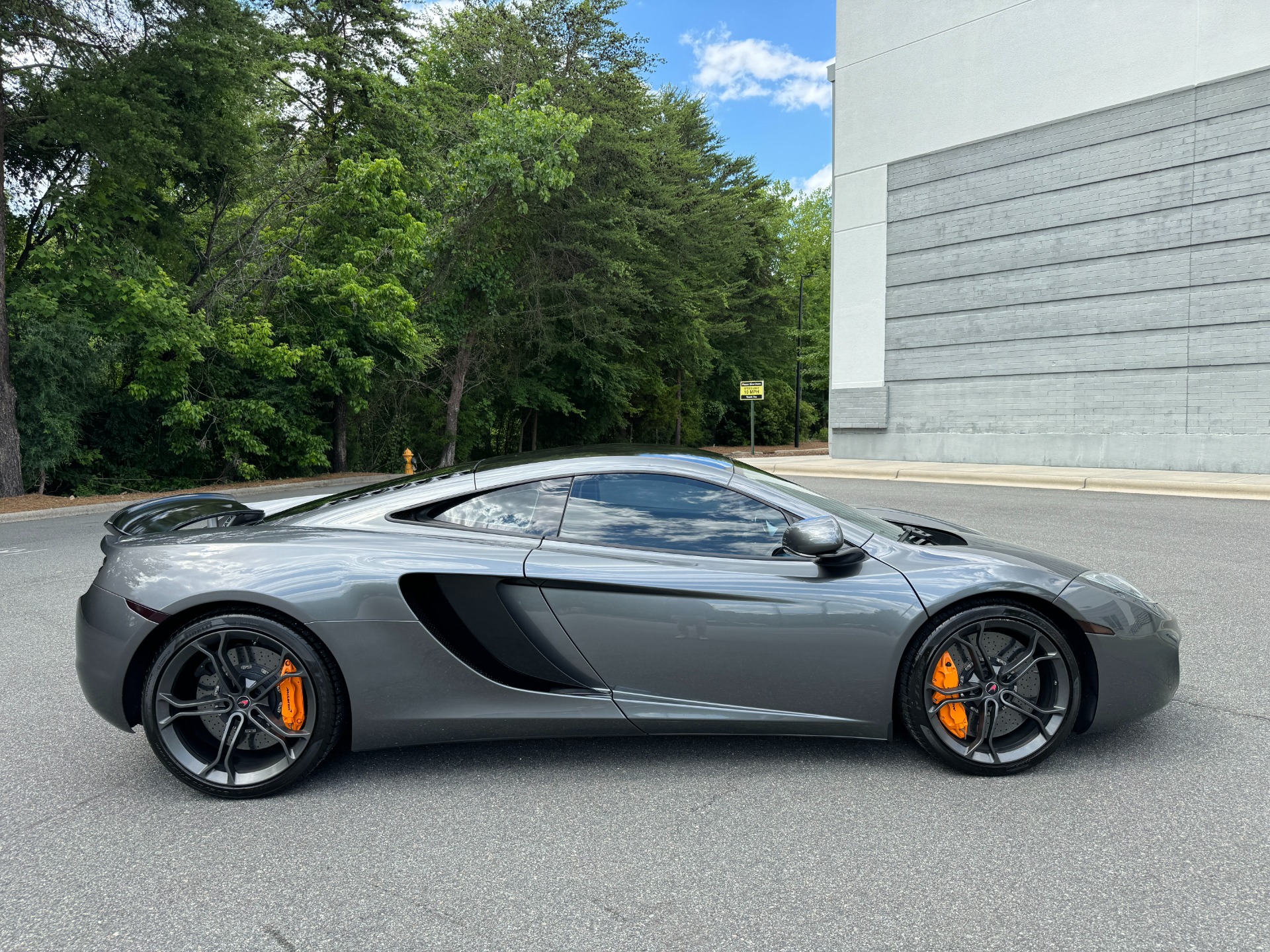 Used 2012 McLaren MP4-12C COUPE / 3.8 L V8 592HP / AUTO / NAV / CCB / LOW MILES for sale Sold at Formula Imports in Charlotte NC 28227 14