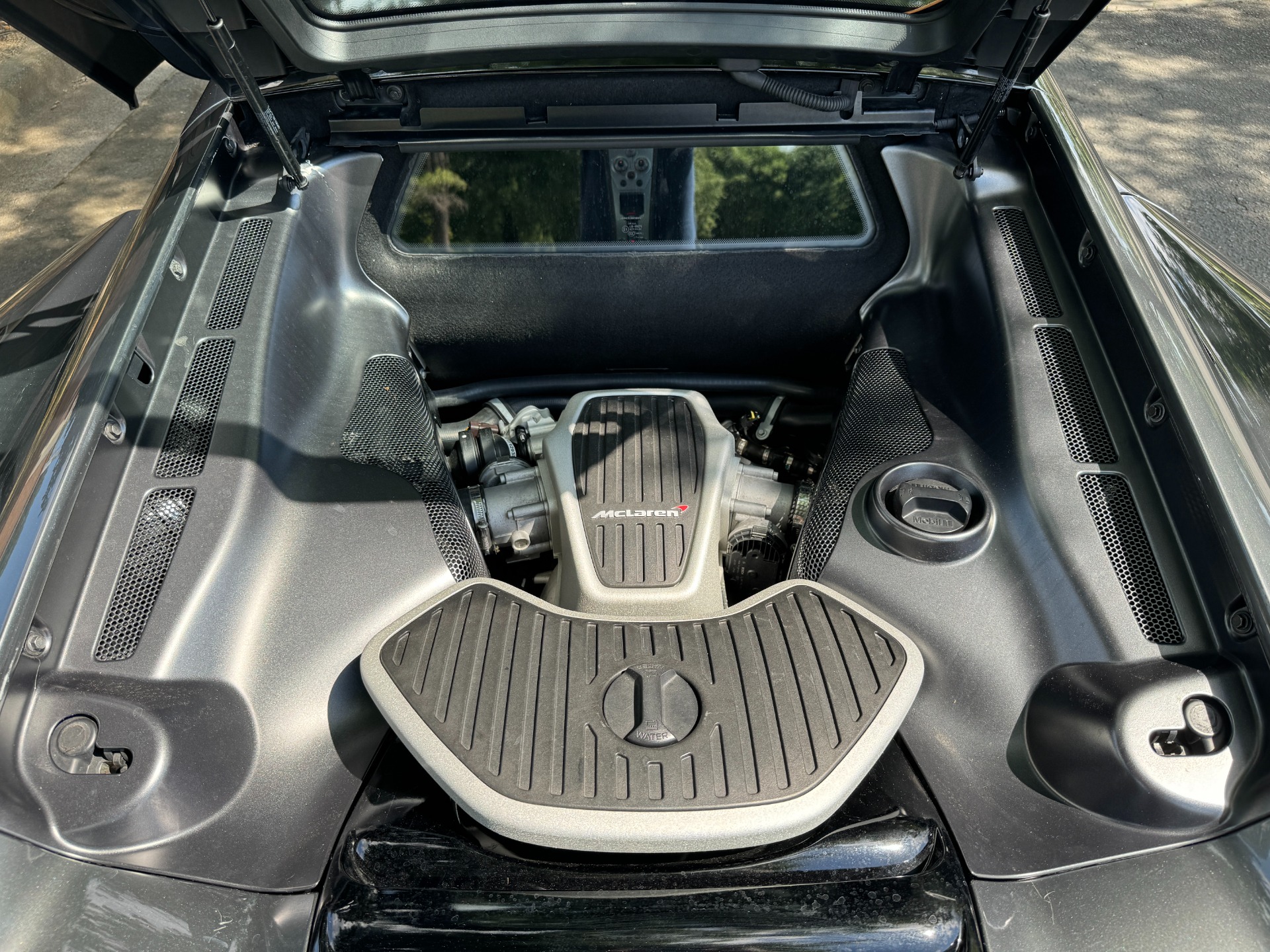 Used 2012 McLaren MP4-12C COUPE / 3.8 L V8 592HP / AUTO / NAV / CCB / LOW MILES for sale Sold at Formula Imports in Charlotte NC 28227 47