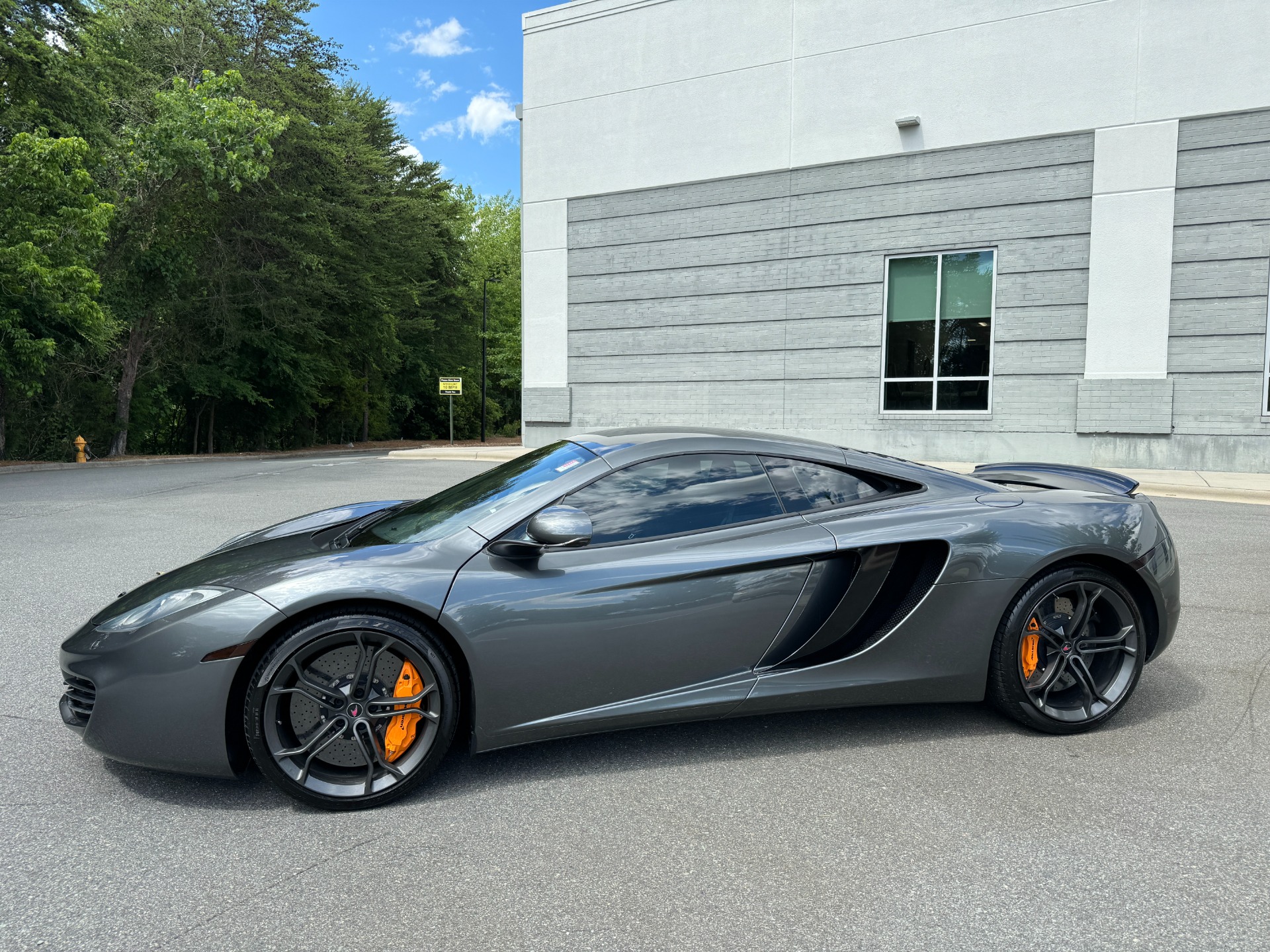 Used 2012 McLaren MP4-12C COUPE / 3.8 L V8 592HP / AUTO / NAV / CCB / LOW MILES for sale Sold at Formula Imports in Charlotte NC 28227 5