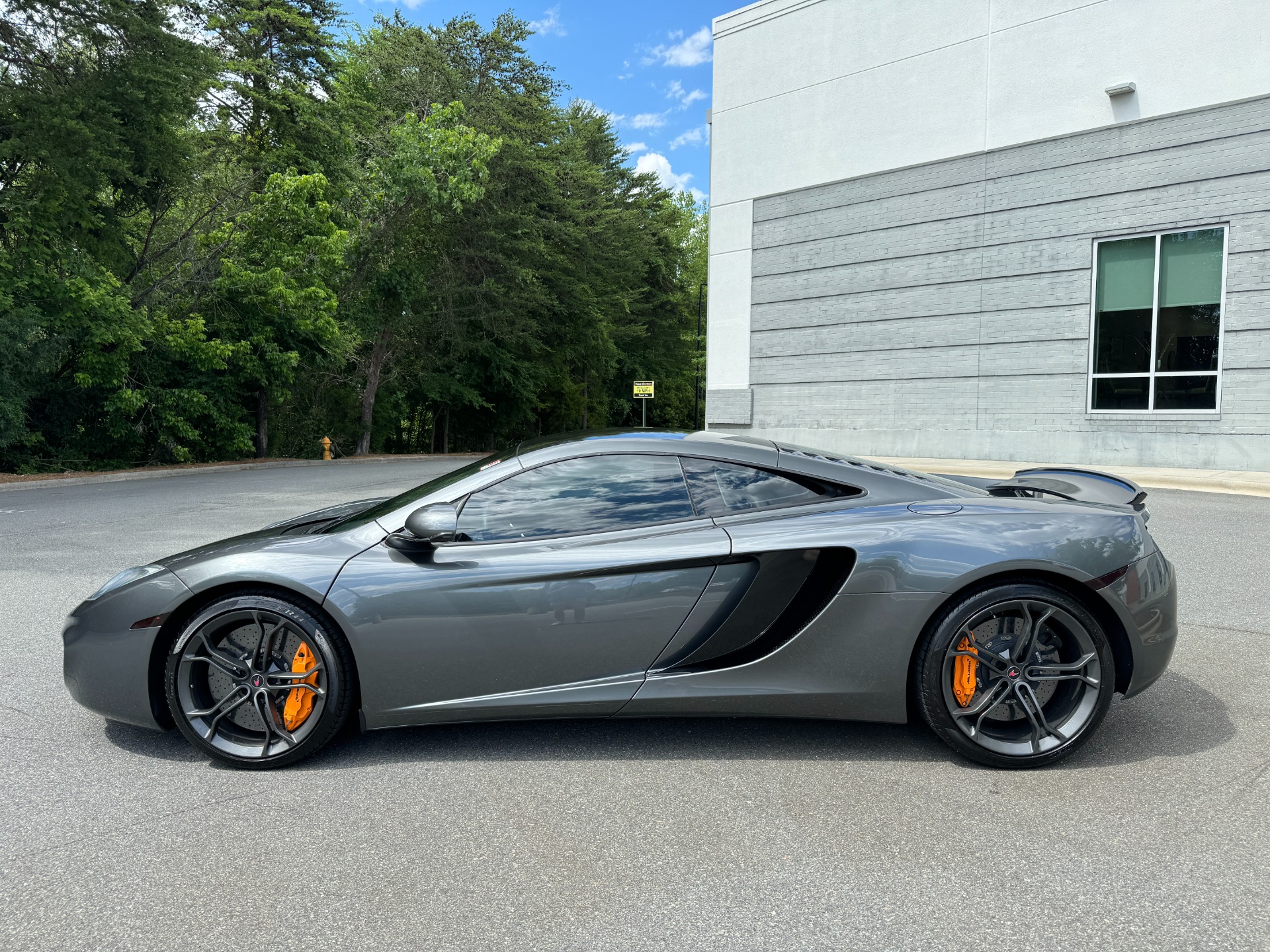 Used 2012 McLaren MP4-12C COUPE / 3.8 L V8 592HP / AUTO / NAV / CCB / LOW MILES for sale Sold at Formula Imports in Charlotte NC 28227 6