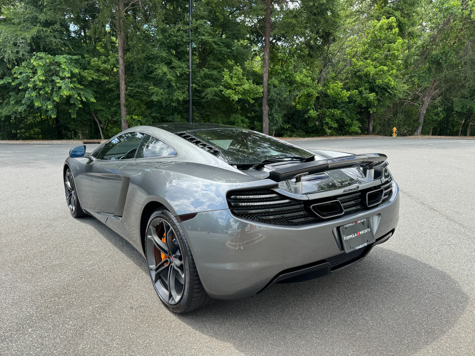 Used 2012 McLaren MP4-12C COUPE / 3.8 L V8 592HP / AUTO / NAV / CCB / LOW MILES for sale Sold at Formula Imports in Charlotte NC 28227 8