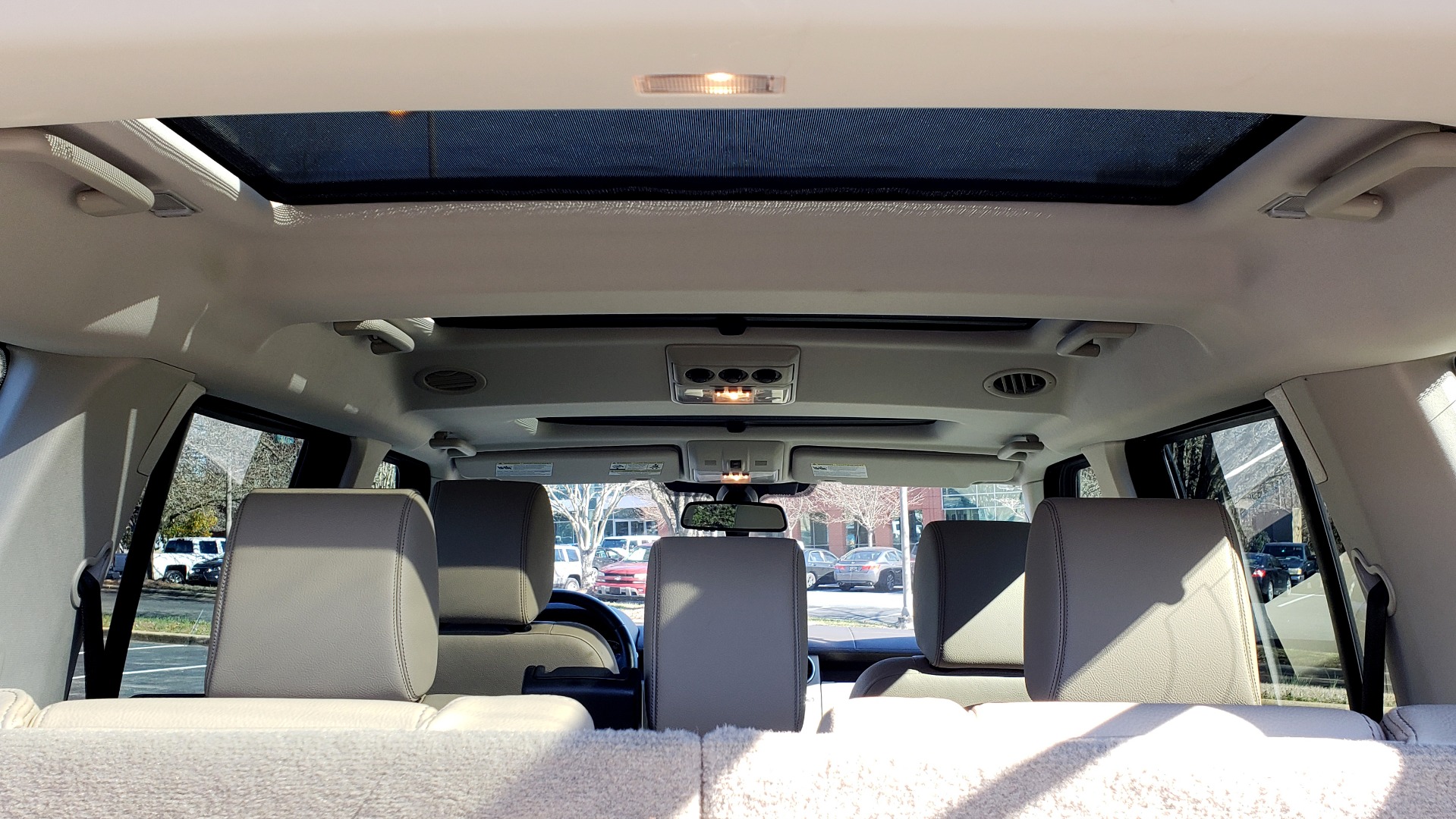 Used 2016 Land Rover LR4 HSE / NAV / VSN ASST / CLIMATE / MERIDIAN / REARVIEW for sale Sold at Formula Imports in Charlotte NC 28227 13