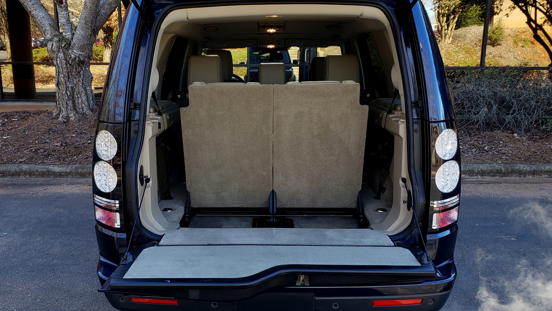 Used 2016 Land Rover LR4 HSE / NAV / VSN ASST / CLIMATE / MERIDIAN / REARVIEW for sale Sold at Formula Imports in Charlotte NC 28227 28