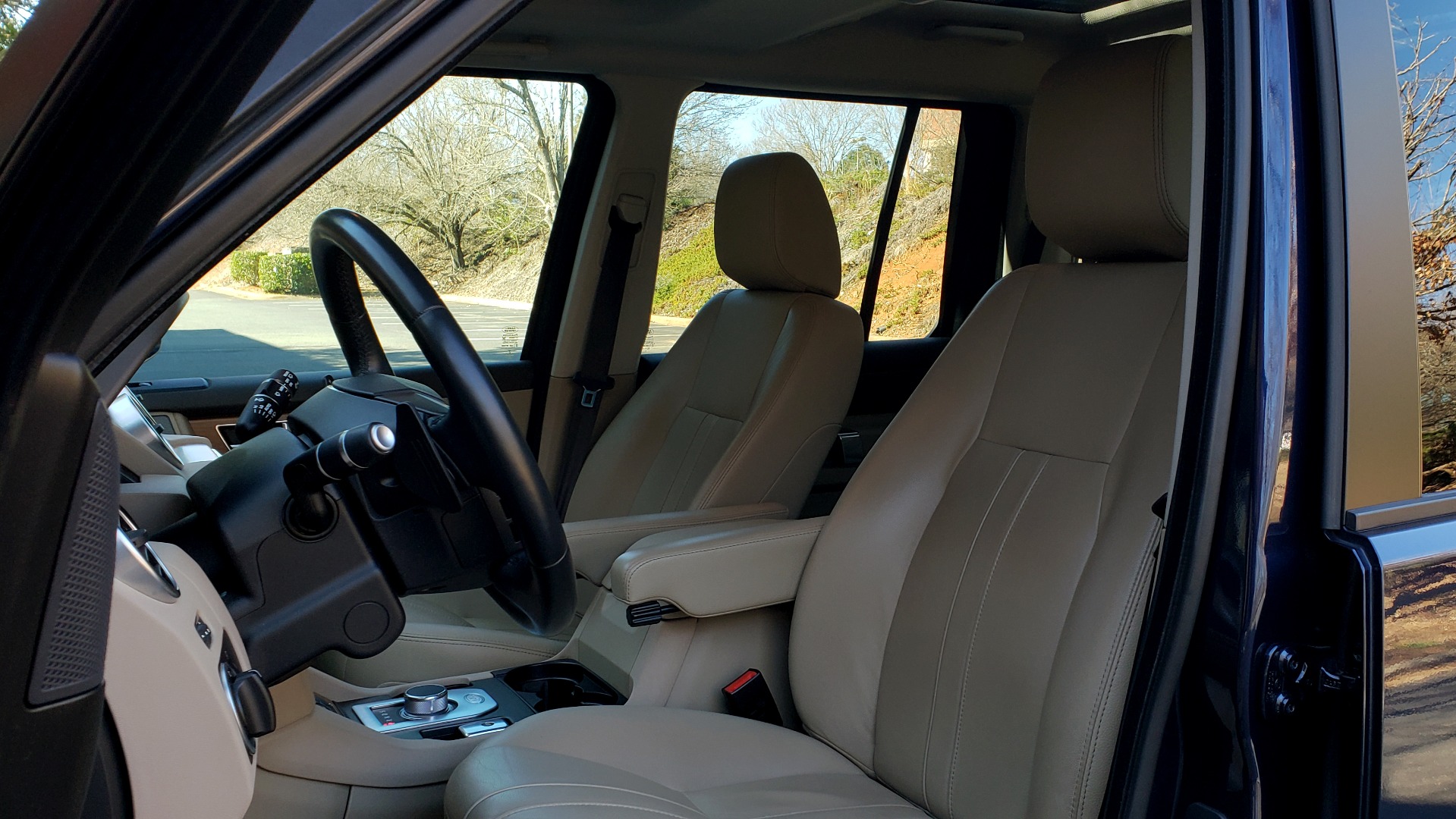 Used 2016 Land Rover LR4 HSE / NAV / VSN ASST / CLIMATE / MERIDIAN / REARVIEW for sale Sold at Formula Imports in Charlotte NC 28227 38