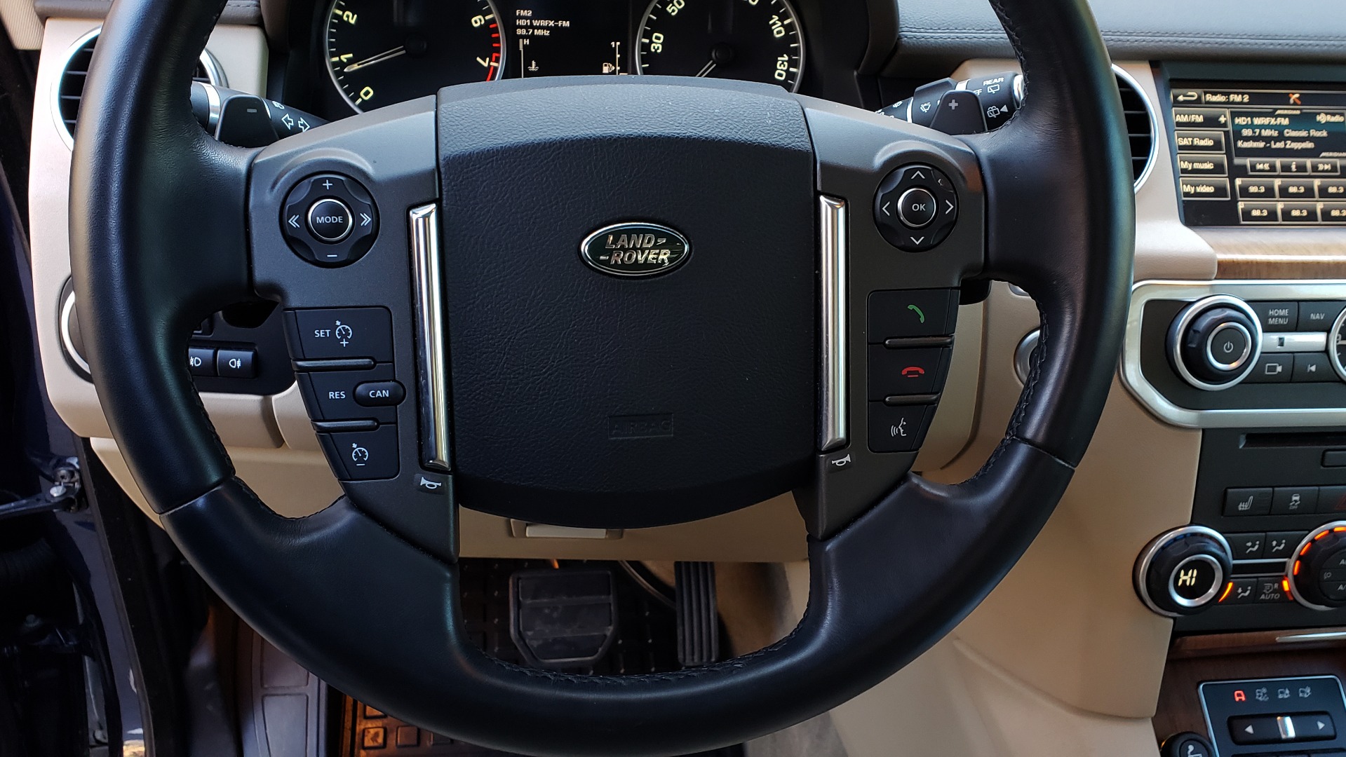 Used 2016 Land Rover LR4 HSE / NAV / VSN ASST / CLIMATE / MERIDIAN / REARVIEW for sale Sold at Formula Imports in Charlotte NC 28227 41