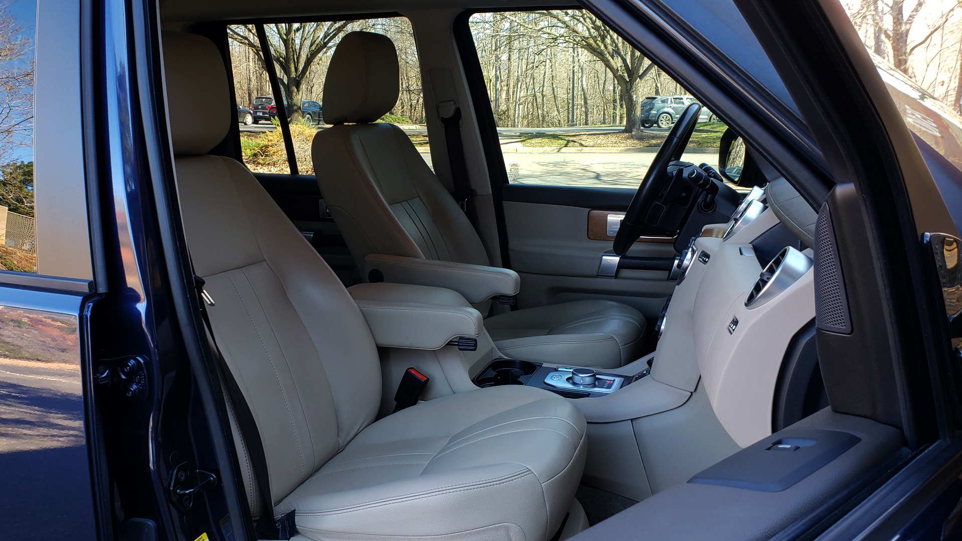 Used 2016 Land Rover LR4 HSE / NAV / VSN ASST / CLIMATE / MERIDIAN / REARVIEW for sale Sold at Formula Imports in Charlotte NC 28227 67