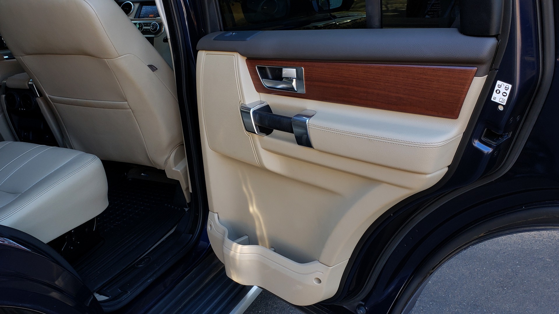 Used 2016 Land Rover LR4 HSE / NAV / VSN ASST / CLIMATE / MERIDIAN / REARVIEW for sale Sold at Formula Imports in Charlotte NC 28227 69