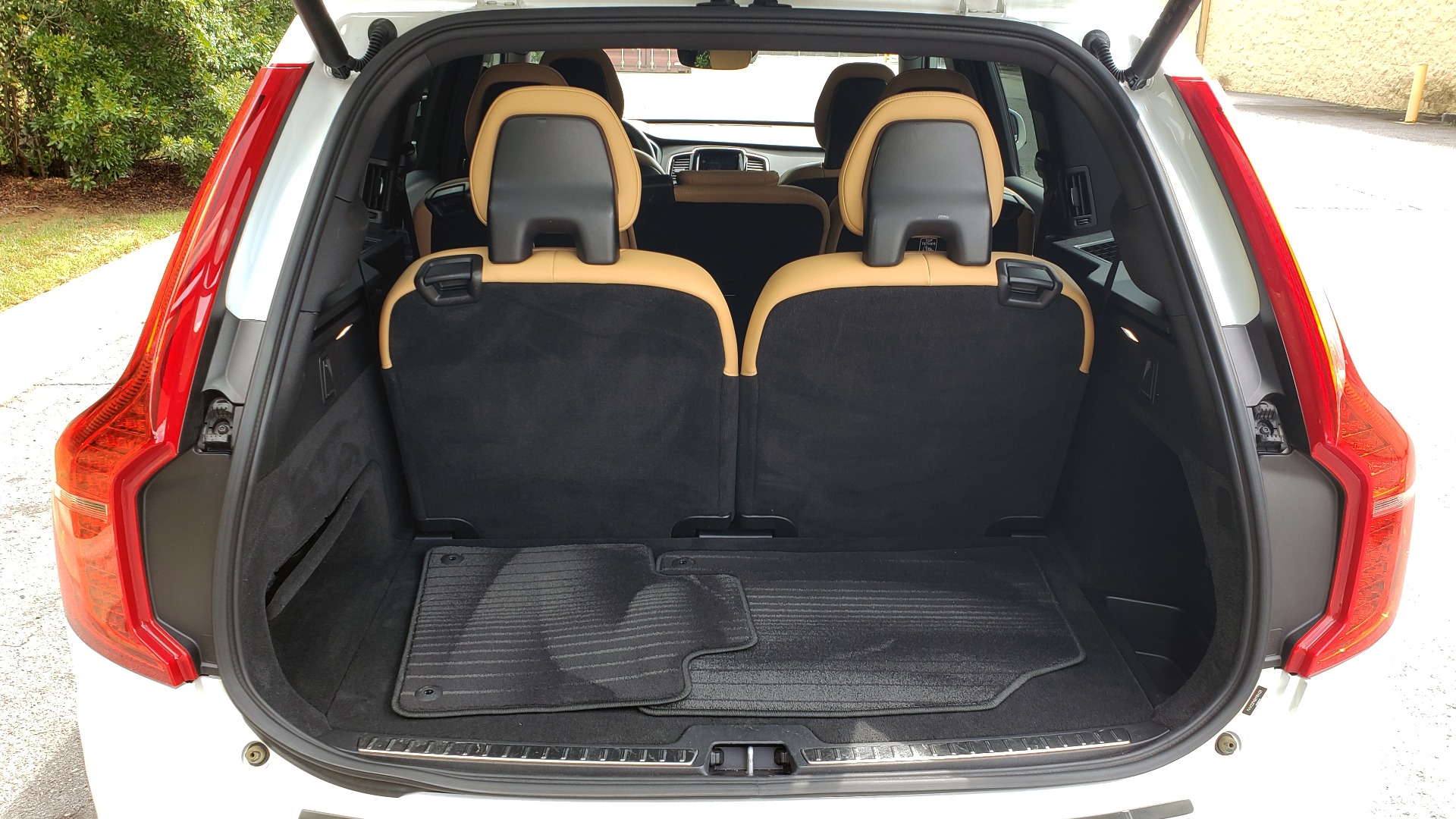 Used 2017 Volvo XC90 MOMENTUM PLUS T6 AWD / NAV / VISION / PROTECTION PKG for sale Sold at Formula Imports in Charlotte NC 28227 16
