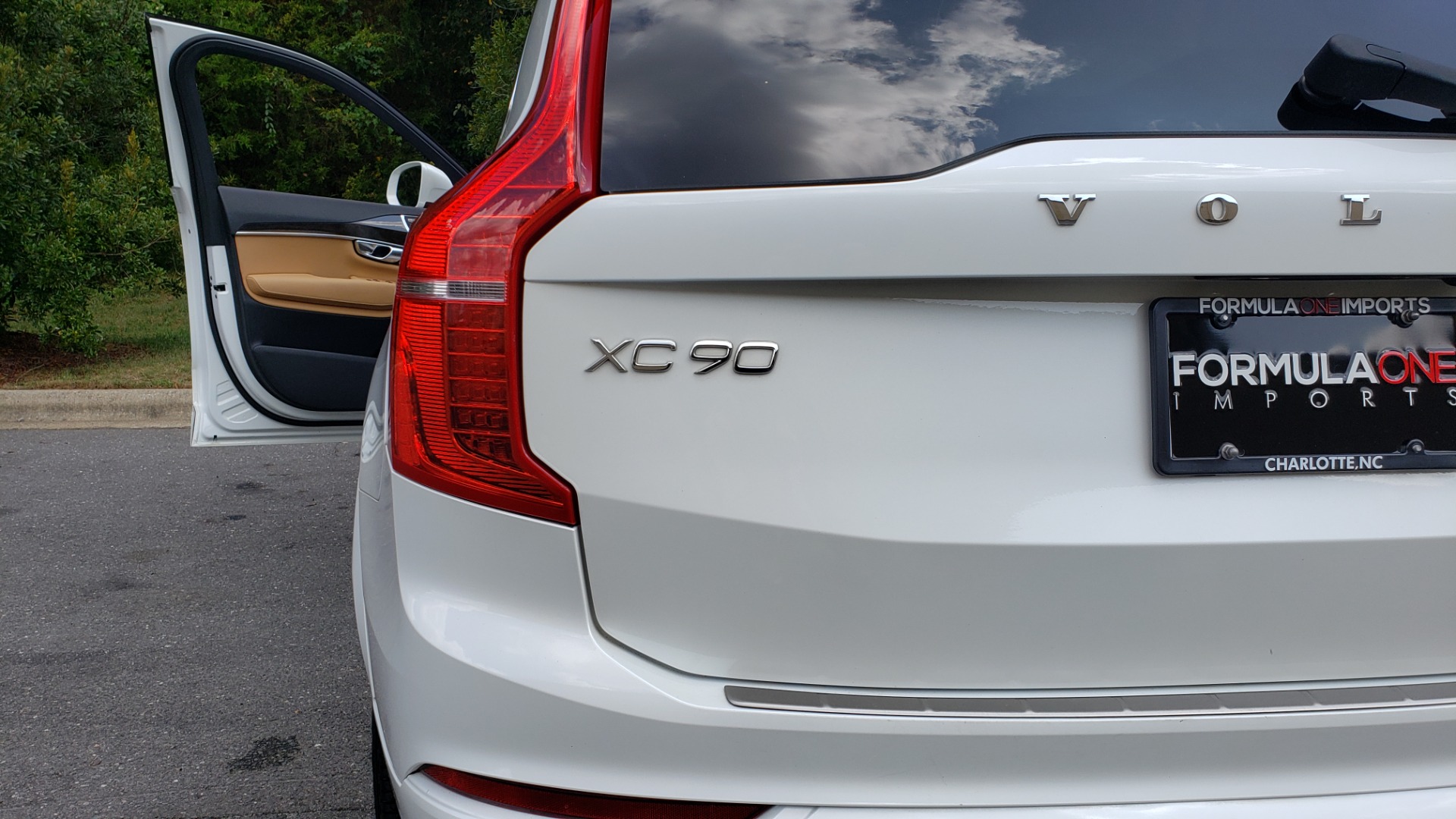 Used 2017 Volvo XC90 MOMENTUM PLUS T6 AWD / NAV / VISION / PROTECTION PKG for sale Sold at Formula Imports in Charlotte NC 28227 31