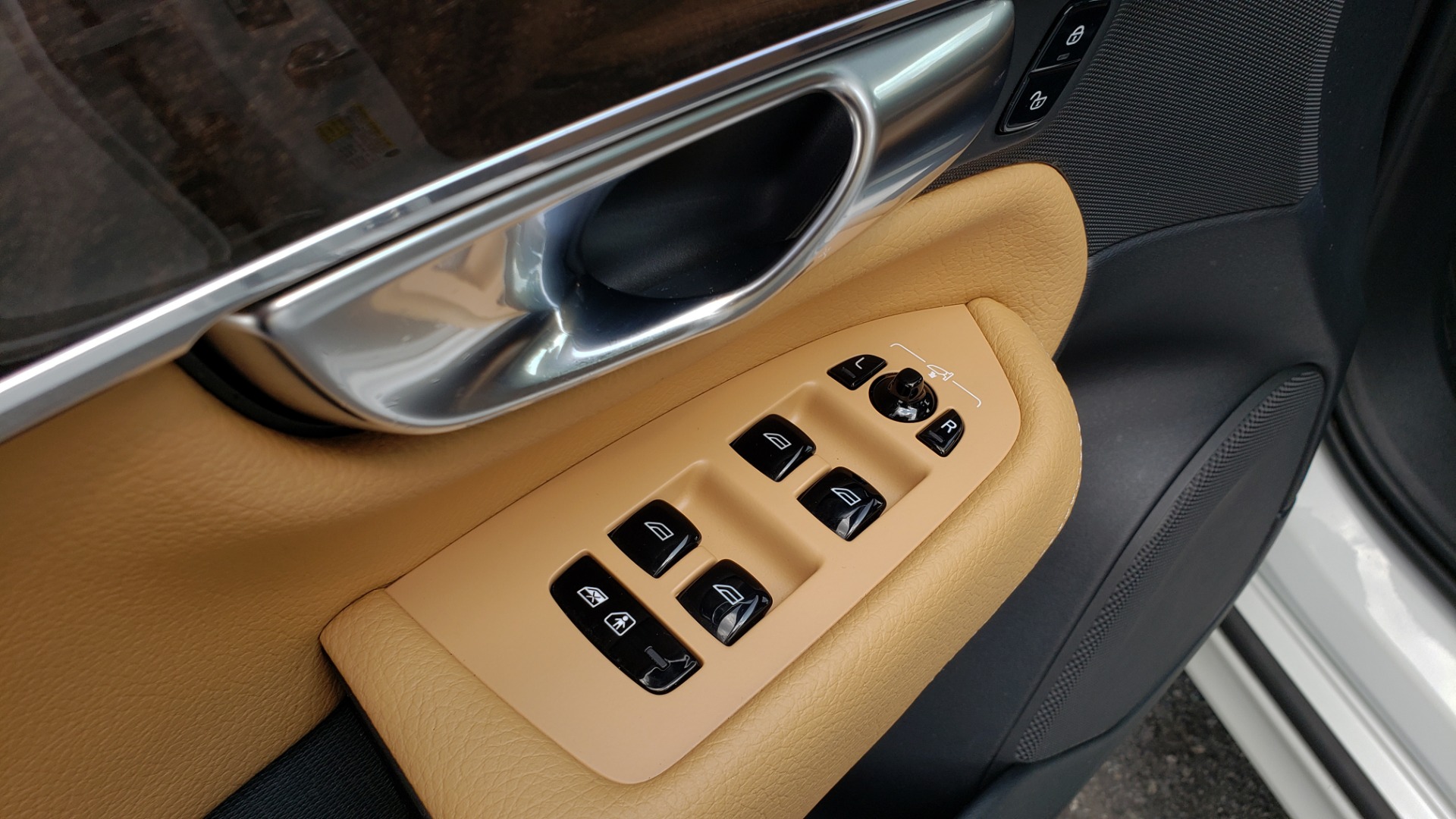 Used 2017 Volvo XC90 MOMENTUM PLUS T6 AWD / NAV / VISION / PROTECTION PKG for sale Sold at Formula Imports in Charlotte NC 28227 35