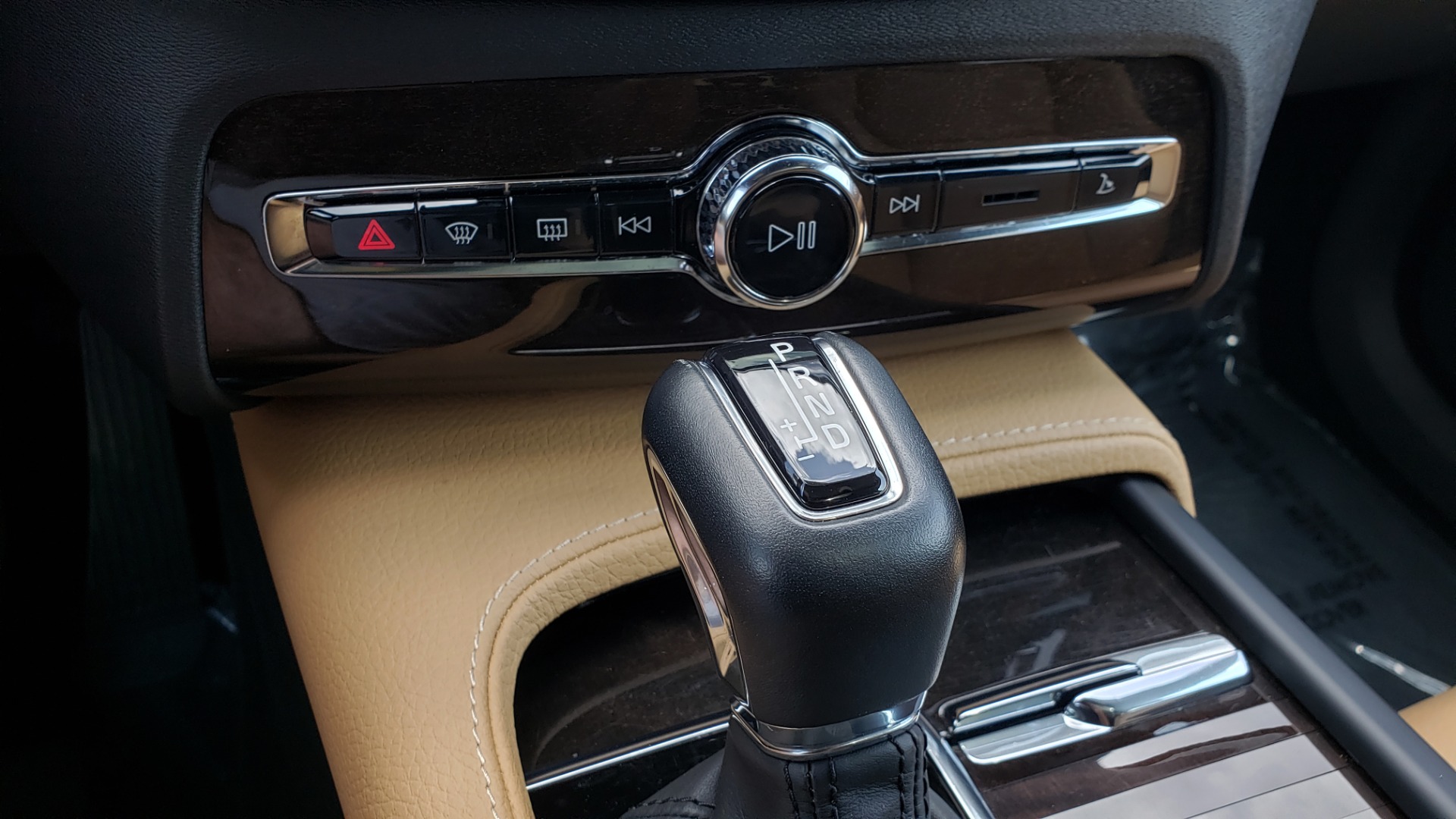 Used 2017 Volvo XC90 MOMENTUM PLUS T6 AWD / NAV / VISION / PROTECTION PKG for sale Sold at Formula Imports in Charlotte NC 28227 51