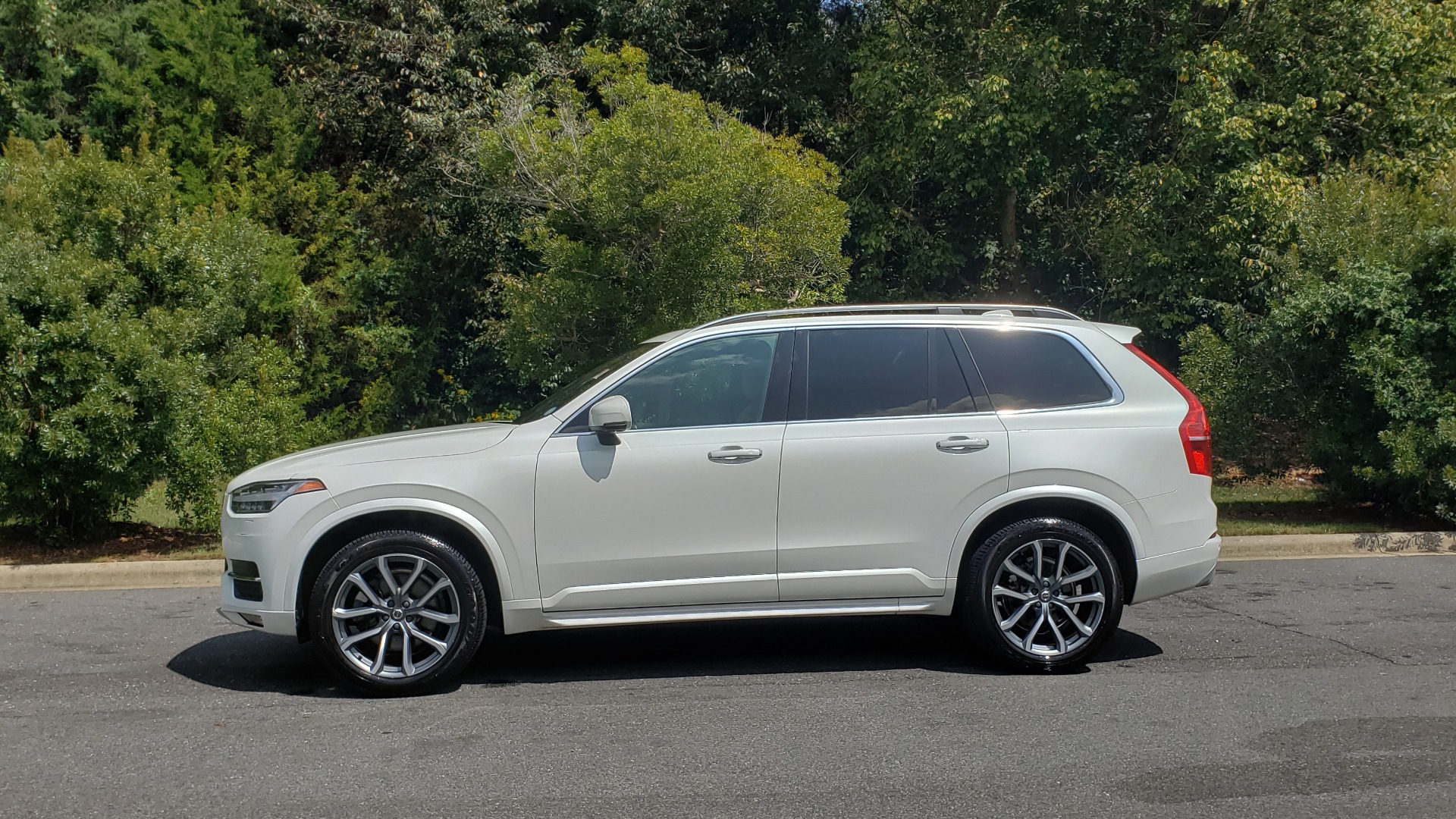 Used 2017 Volvo XC90 MOMENTUM PLUS T6 AWD / NAV / VISION / PROTECTION PKG for sale Sold at Formula Imports in Charlotte NC 28227 7