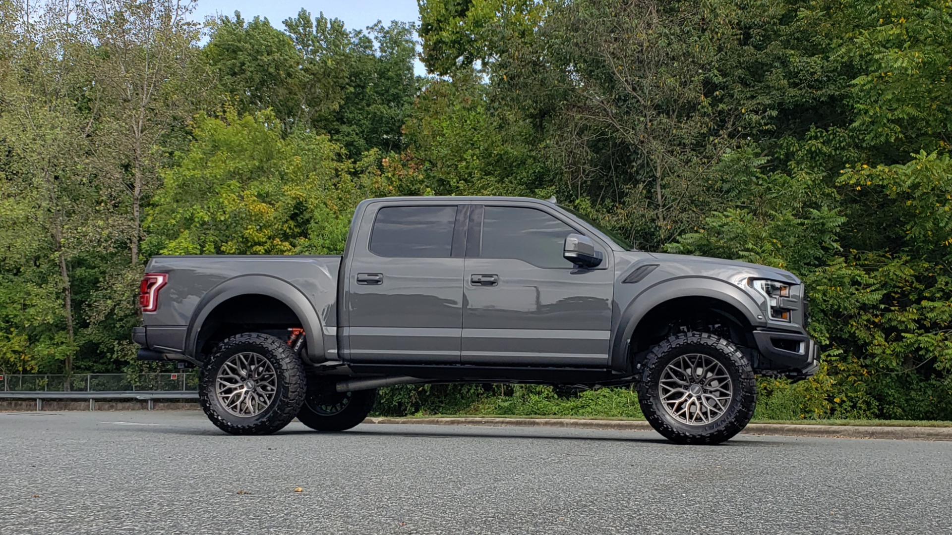 Used 2020 Ford F-150 RAPTOR CREWCAB 4WD / LIFTED / CUSTOM WHEELS / LOADED for sale Sold at Formula Imports in Charlotte NC 28227 6