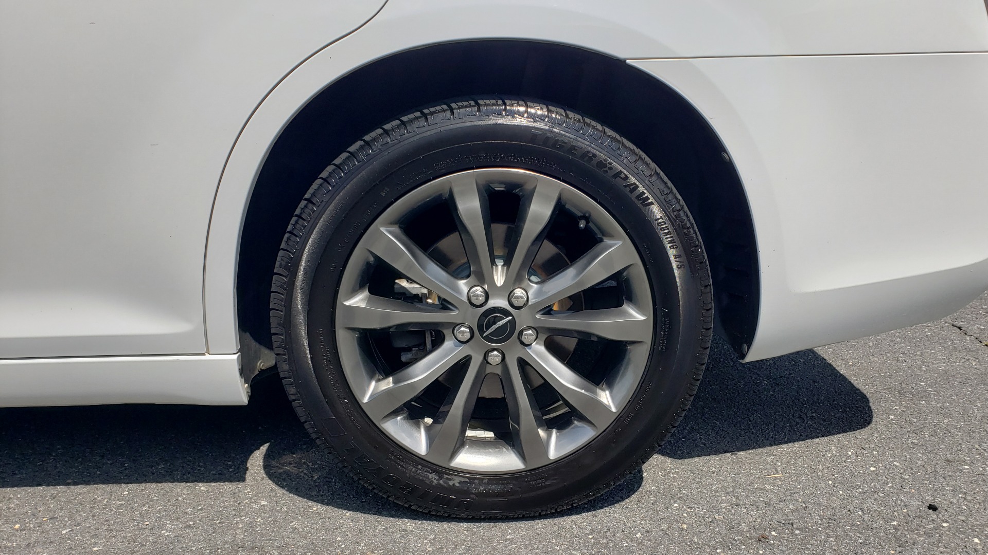 Used 2014 Chrysler 300 S / AWD / NAV / PANO-ROOF / HTD STS / BEATS SOUND / REARVIEW for sale Sold at Formula Imports in Charlotte NC 28227 78