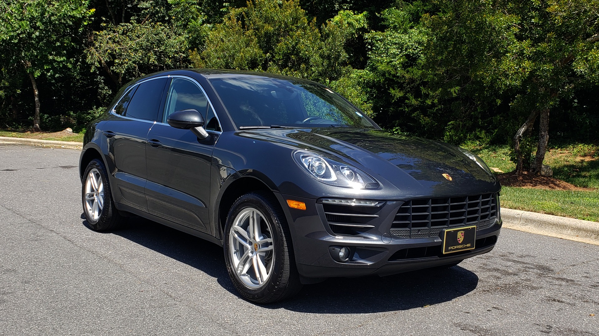 Used 2017 Porsche MACAN S PREMIUM PKG / NAV / BOSE / SUNROOF / REARVIEW for sale Sold at Formula Imports in Charlotte NC 28227 3