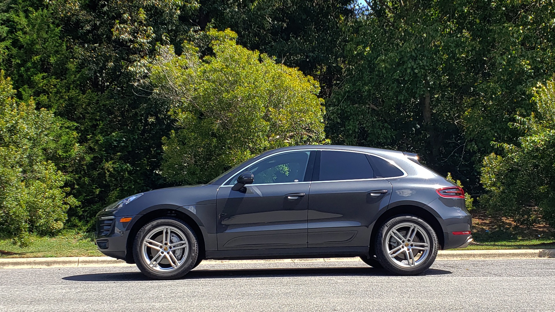 Used 2017 Porsche MACAN S PREMIUM PKG / NAV / BOSE / SUNROOF / REARVIEW for sale Sold at Formula Imports in Charlotte NC 28227 7