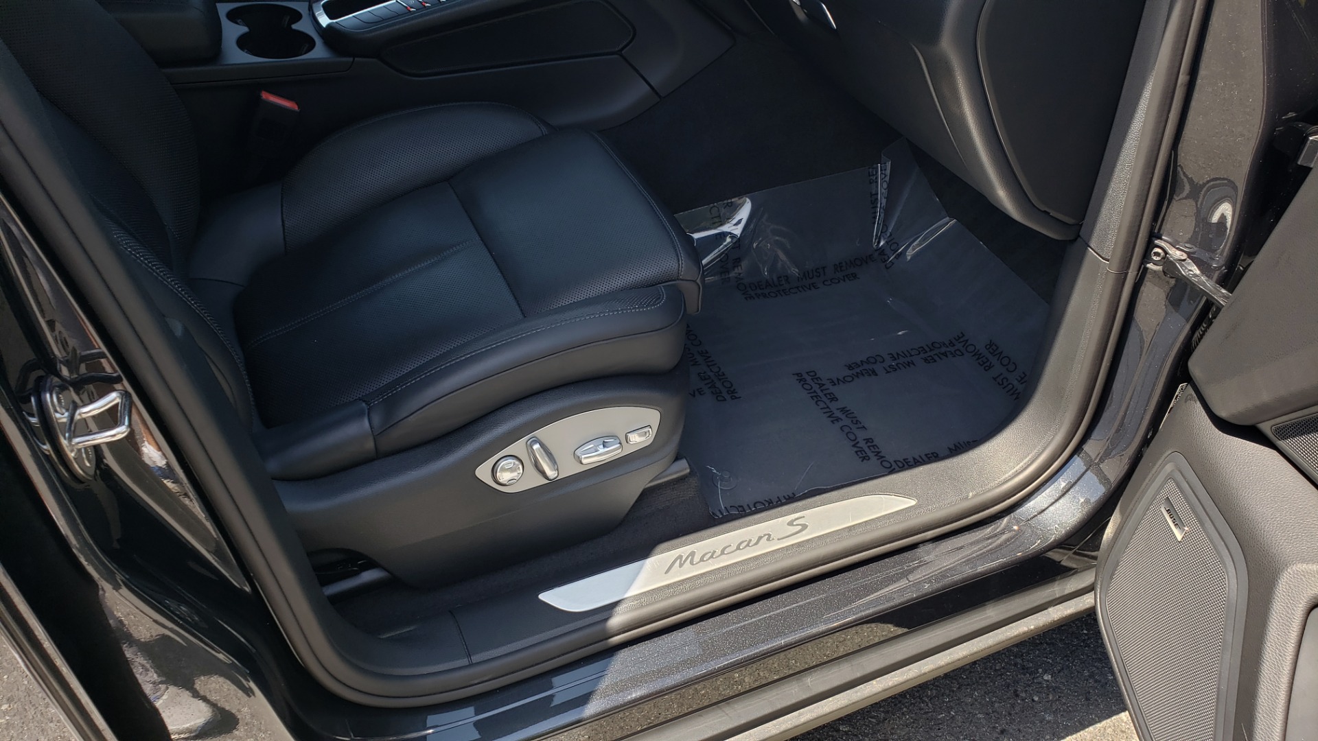 Used 2017 Porsche MACAN S PREMIUM PKG / NAV / BOSE / SUNROOF / REARVIEW for sale Sold at Formula Imports in Charlotte NC 28227 82
