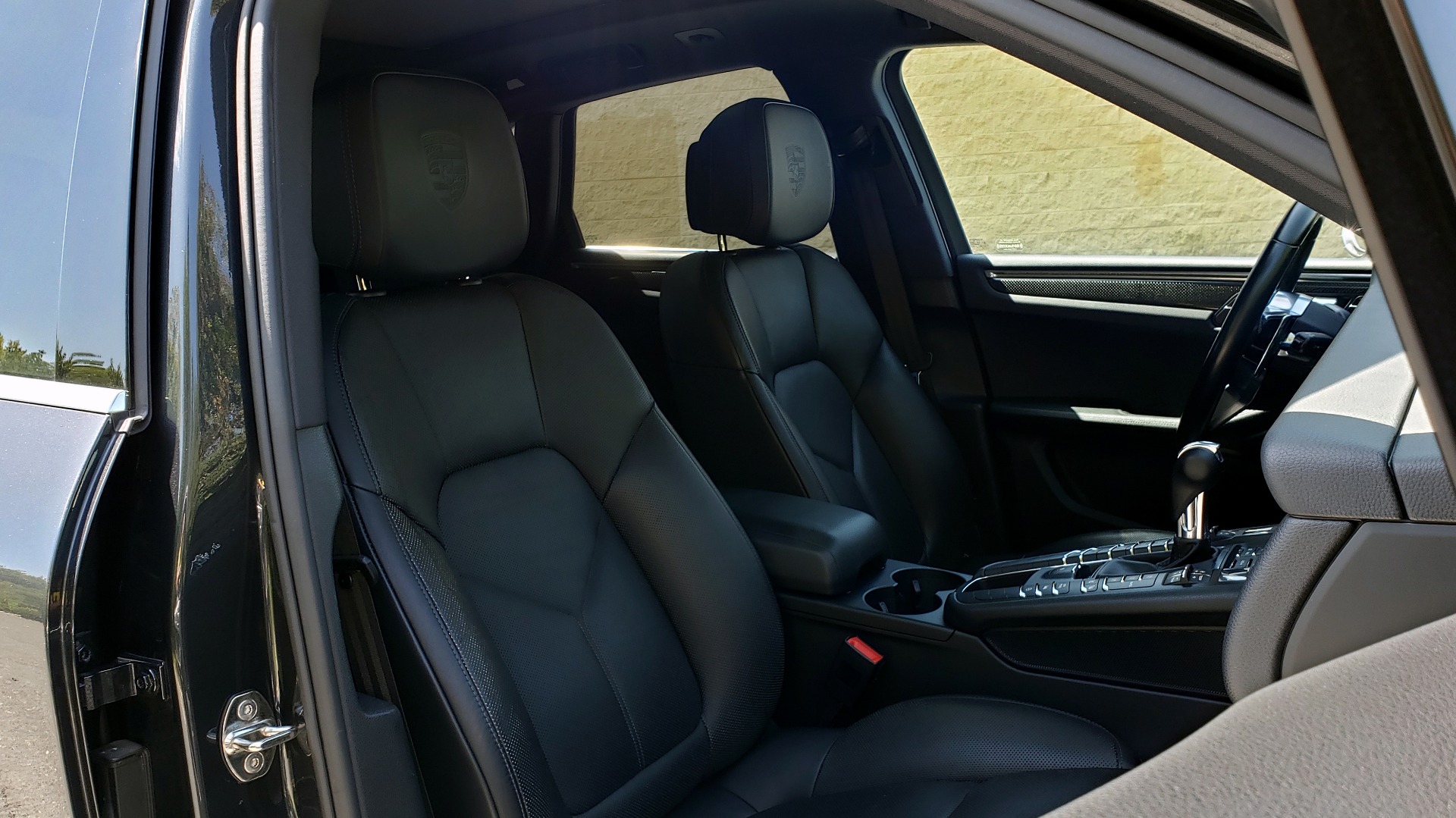 Used 2017 Porsche MACAN S PREMIUM PKG / NAV / BOSE / SUNROOF / REARVIEW for sale Sold at Formula Imports in Charlotte NC 28227 83