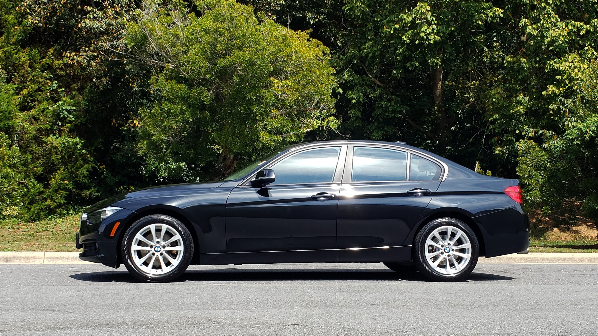Used 2017 BMW 3 SERIES 320I XDRIVE / DRVR ASST / NAV / SUNROOF / HTD STS / REARVIEW for sale Sold at Formula Imports in Charlotte NC 28227 2