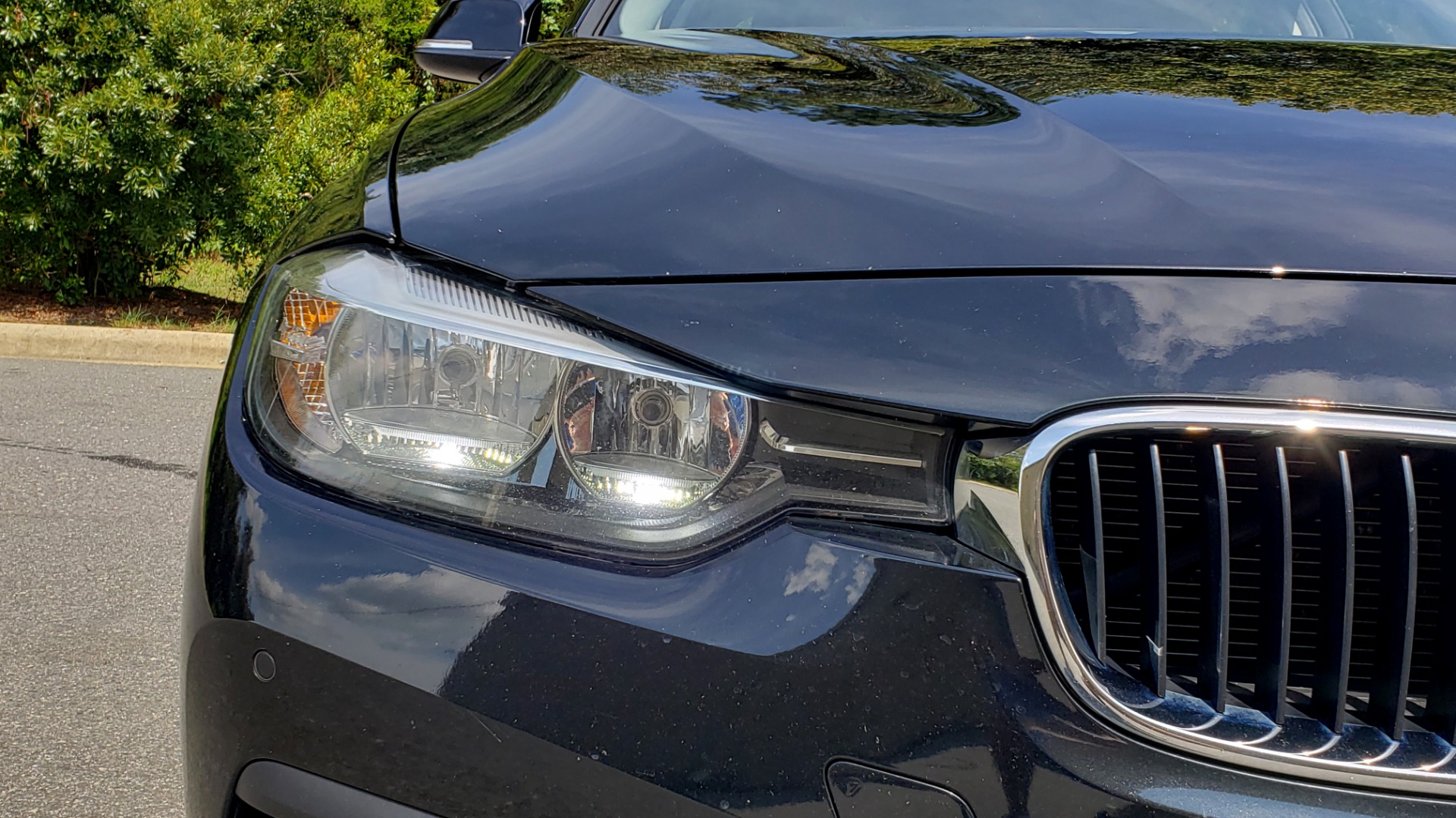 Used 2017 BMW 3 SERIES 320I XDRIVE / DRVR ASST / NAV / SUNROOF / HTD STS / REARVIEW for sale Sold at Formula Imports in Charlotte NC 28227 21