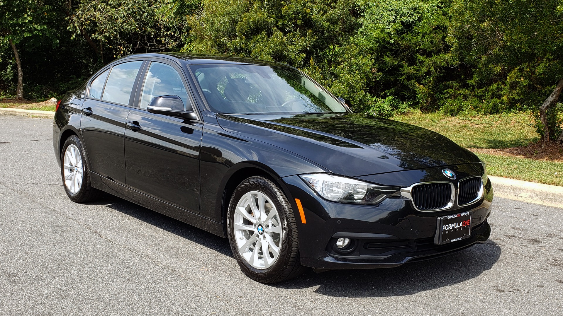 Used 2017 BMW 3 SERIES 320I XDRIVE / DRVR ASST / NAV / SUNROOF / HTD STS / REARVIEW for sale Sold at Formula Imports in Charlotte NC 28227 4
