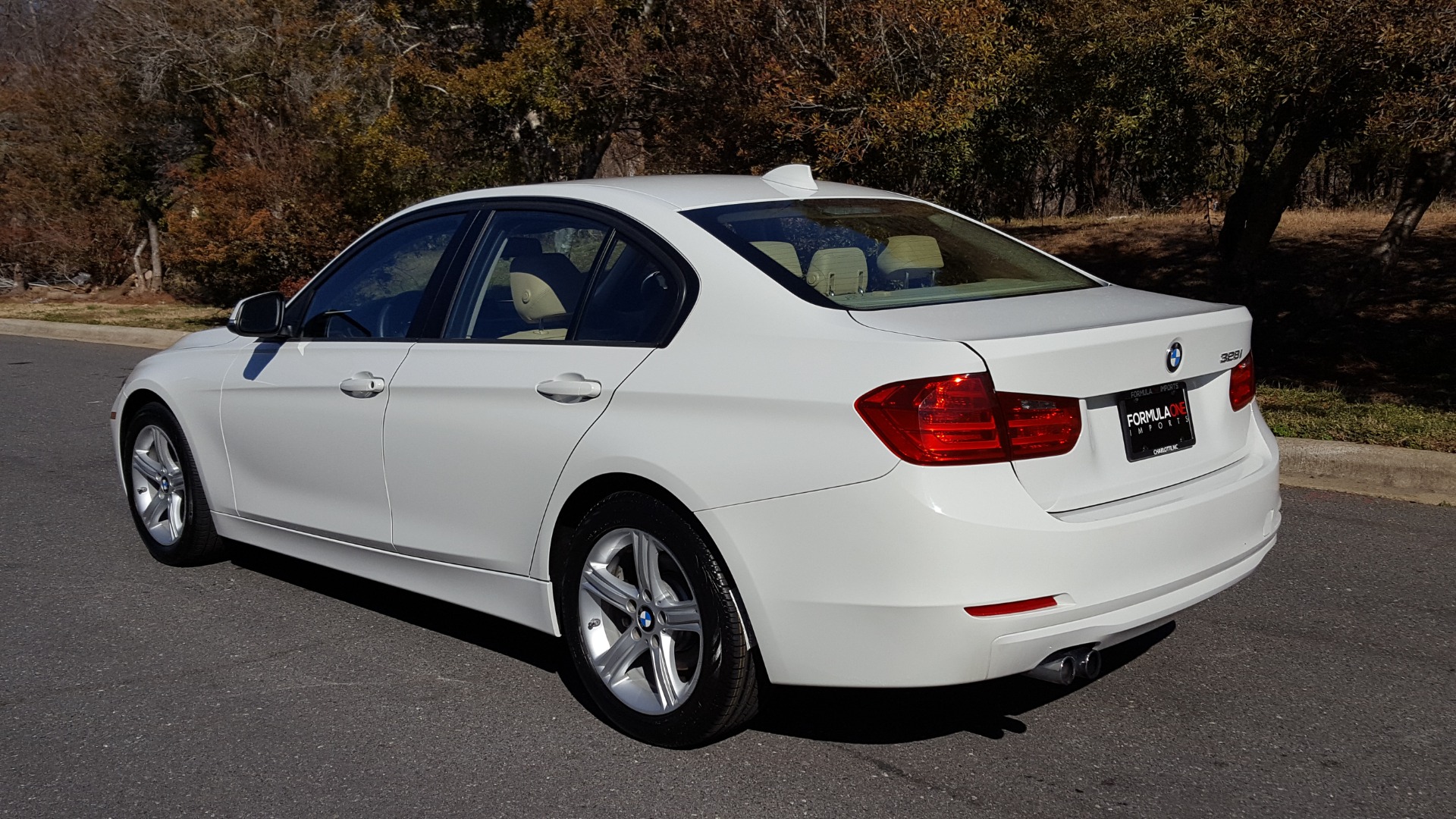 Used 2015 BMW 3 SERIES 328I SEDAN / SUNROOF / LEATHER / 8-SPEED AUTO / RWD for sale Sold at Formula Imports in Charlotte NC 28227 3