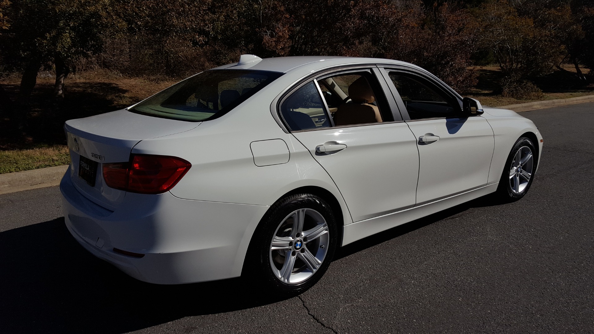 Used 2015 BMW 3 SERIES 328I SEDAN / SUNROOF / LEATHER / 8-SPEED AUTO / RWD for sale Sold at Formula Imports in Charlotte NC 28227 6
