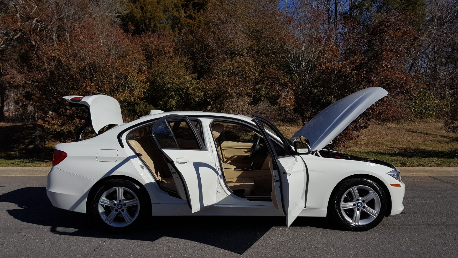 Used 2015 BMW 3 SERIES 328I SEDAN / SUNROOF / LEATHER / 8-SPEED AUTO / RWD for sale Sold at Formula Imports in Charlotte NC 28227 9