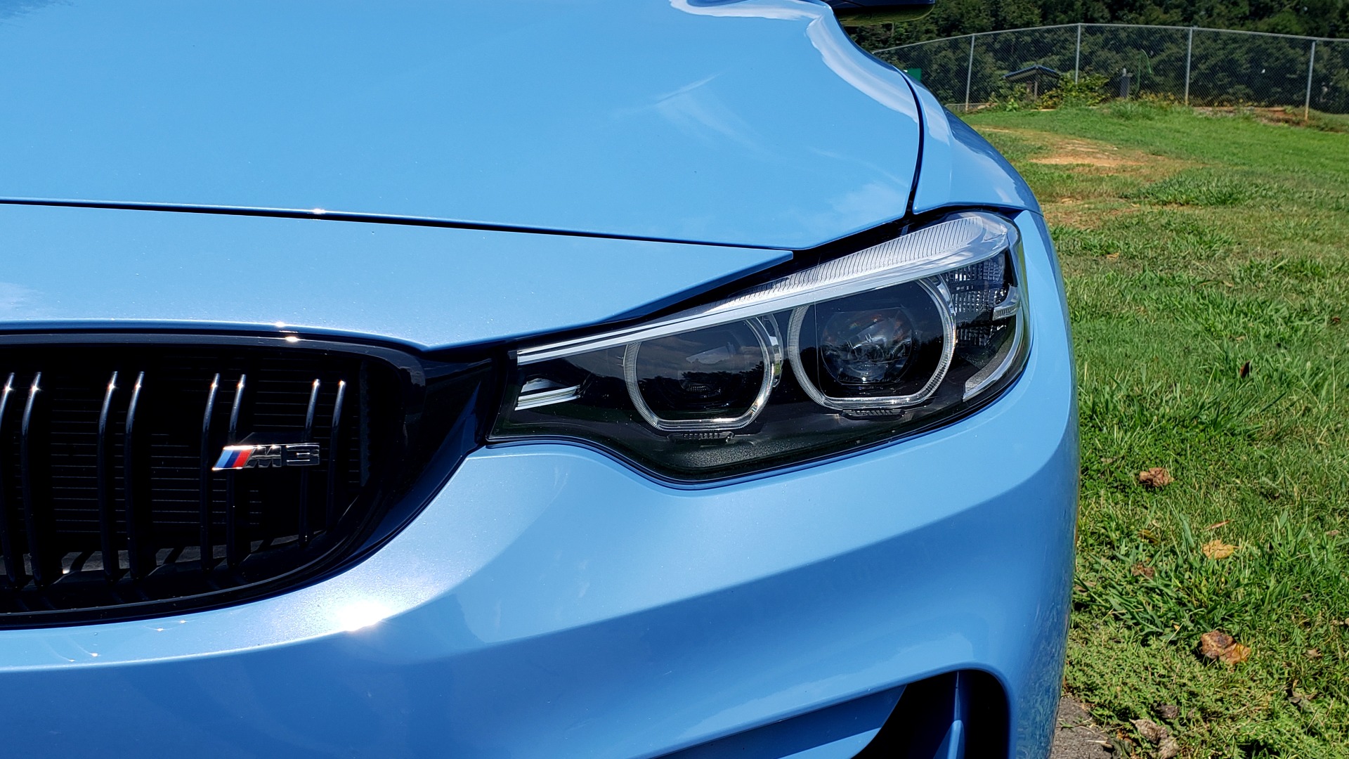 Used 2018 BMW M3 COMPETITION PKG / 6-SPD MANUAL / NAV / CARBON FIBER ROOF / REARVIEW for sale Sold at Formula Imports in Charlotte NC 28227 17