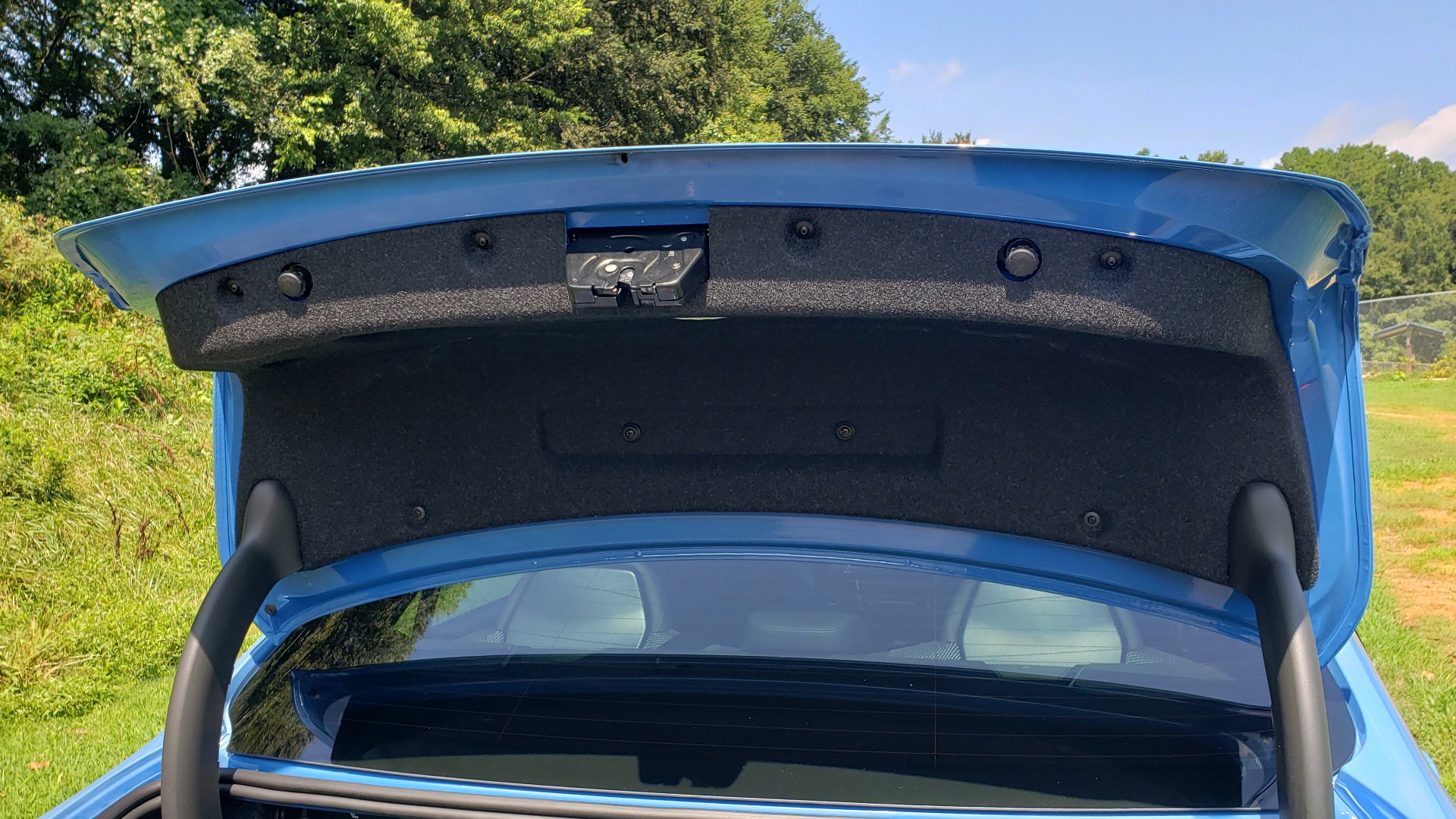 Used 2018 BMW M3 COMPETITION PKG / 6-SPD MANUAL / NAV / CARBON FIBER ROOF / REARVIEW for sale Sold at Formula Imports in Charlotte NC 28227 33