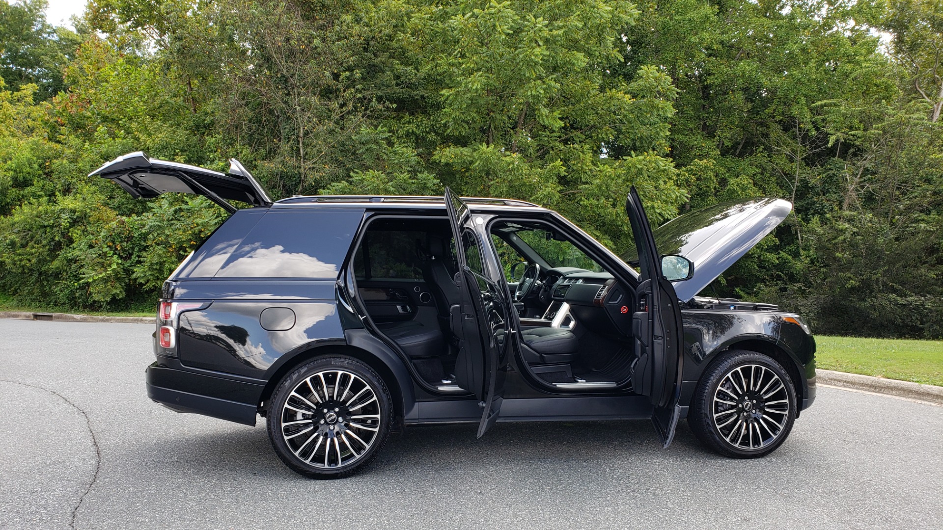 Used 2019 Land Rover RANGE ROVER SCV8 / NAV / PANO-ROOF / MERIDIAN / REARVIEW for sale Sold at Formula Imports in Charlotte NC 28227 14