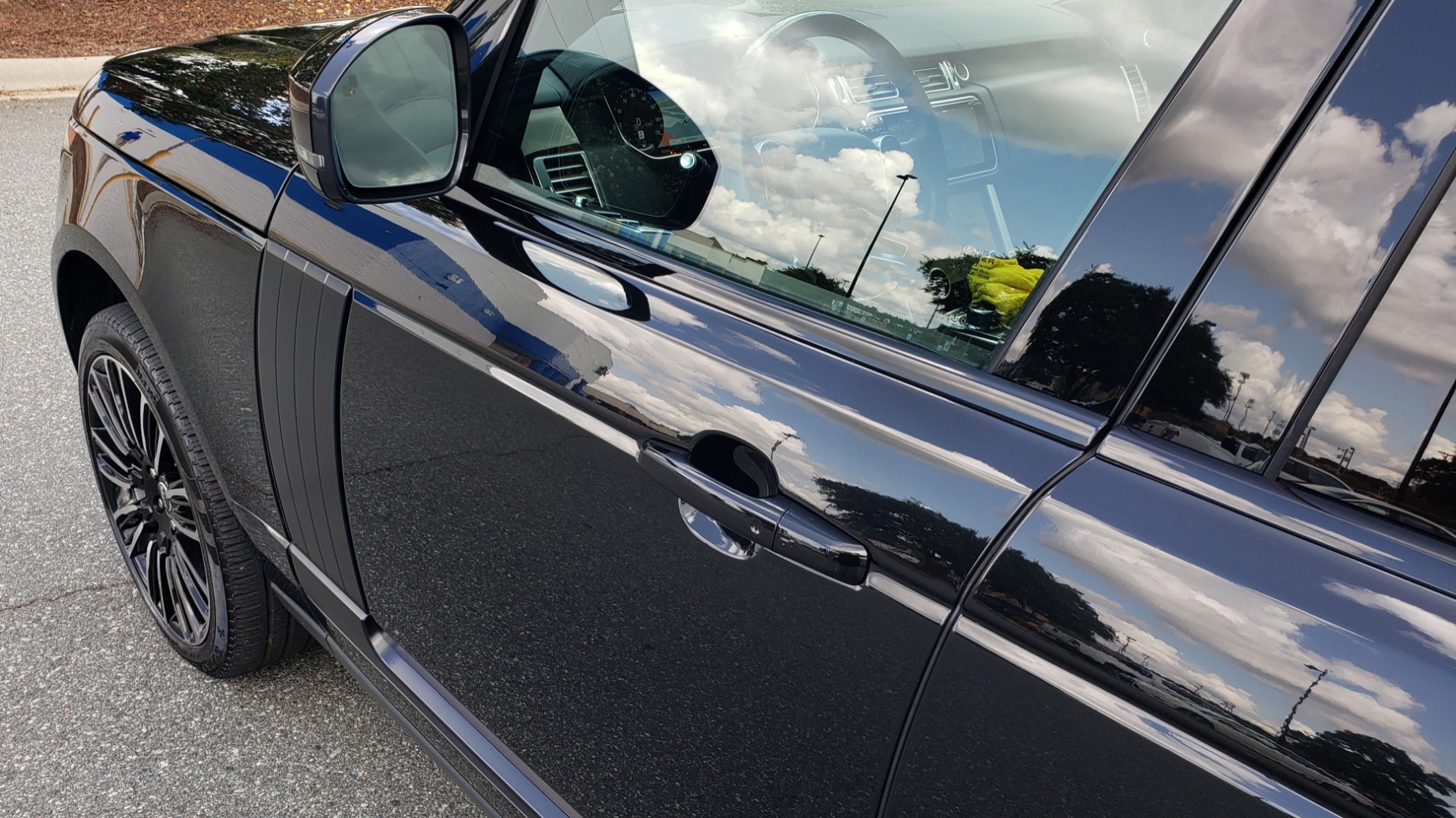 Used 2019 Land Rover RANGE ROVER SCV8 / NAV / PANO-ROOF / MERIDIAN / REARVIEW for sale Sold at Formula Imports in Charlotte NC 28227 4