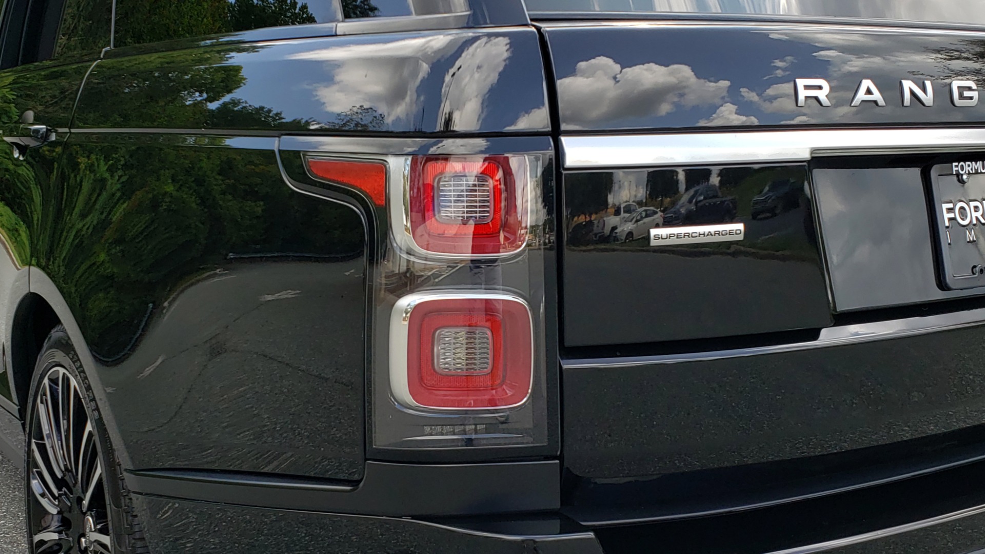 Used 2019 Land Rover RANGE ROVER SCV8 / NAV / PANO-ROOF / MERIDIAN / REARVIEW for sale Sold at Formula Imports in Charlotte NC 28227 41