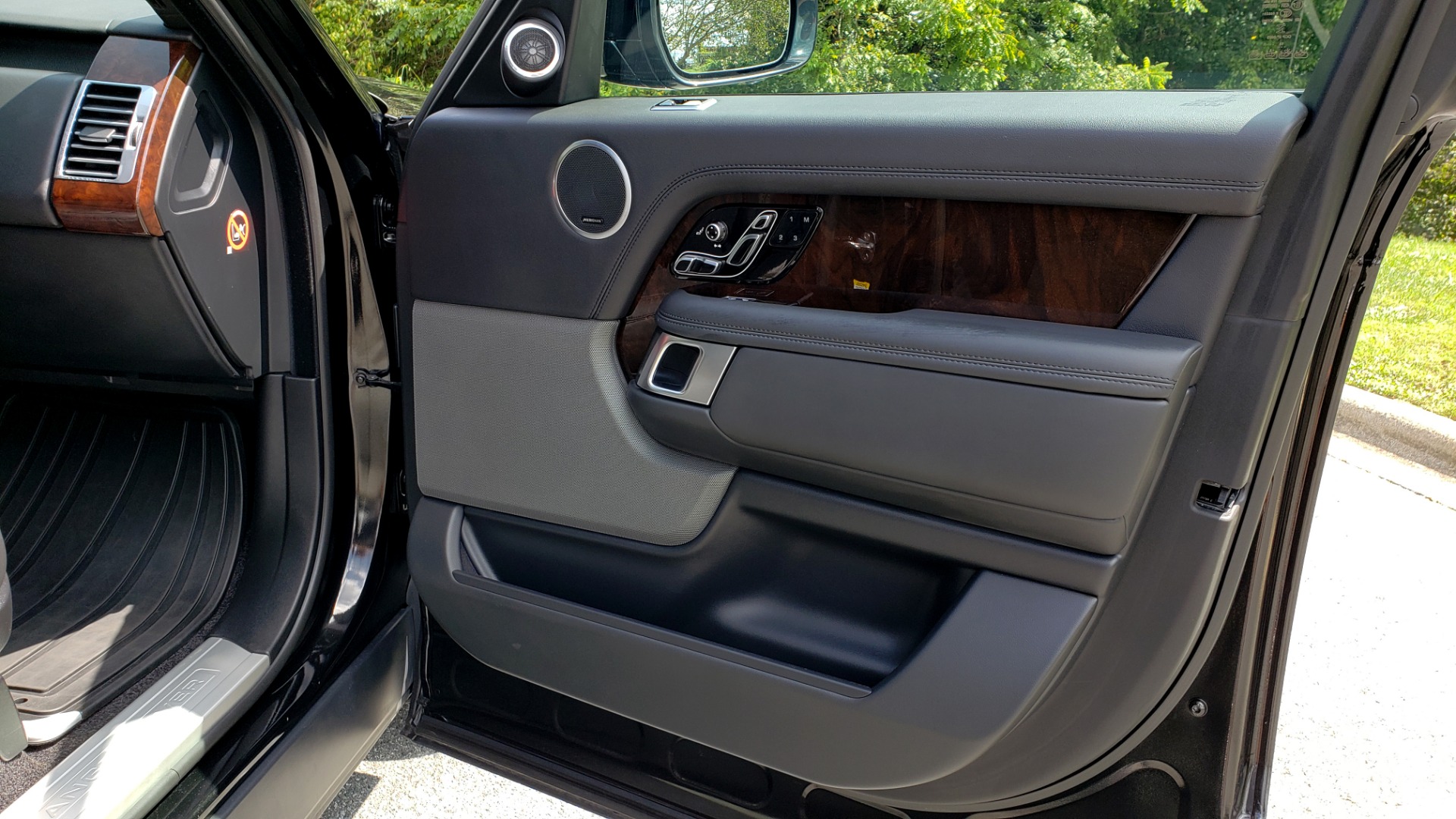 Used 2019 Land Rover RANGE ROVER SCV8 / NAV / PANO-ROOF / MERIDIAN / REARVIEW for sale Sold at Formula Imports in Charlotte NC 28227 81