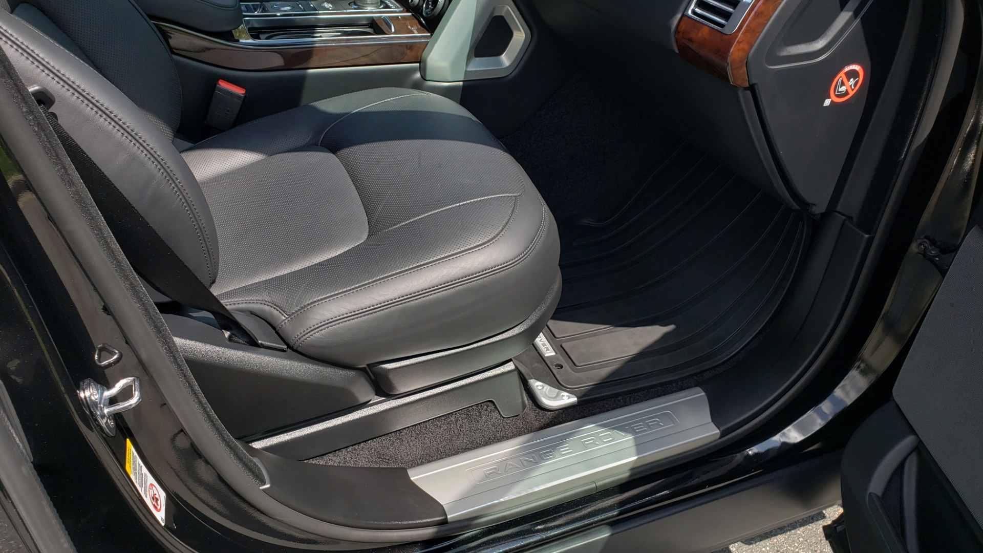 Used 2019 Land Rover RANGE ROVER SCV8 / NAV / PANO-ROOF / MERIDIAN / REARVIEW for sale Sold at Formula Imports in Charlotte NC 28227 83